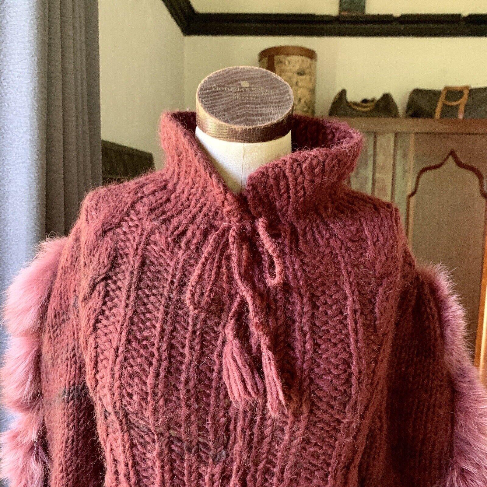 Delaware Street, Made in USA, Dyed Fox Fur on Sleeves, Burgundy Color, Handmade Cashmere Blend Cable Knit, Tie Top and Waist Tie to Clinch

Measurements Laying Flat (Has Stretch)

Bust 21