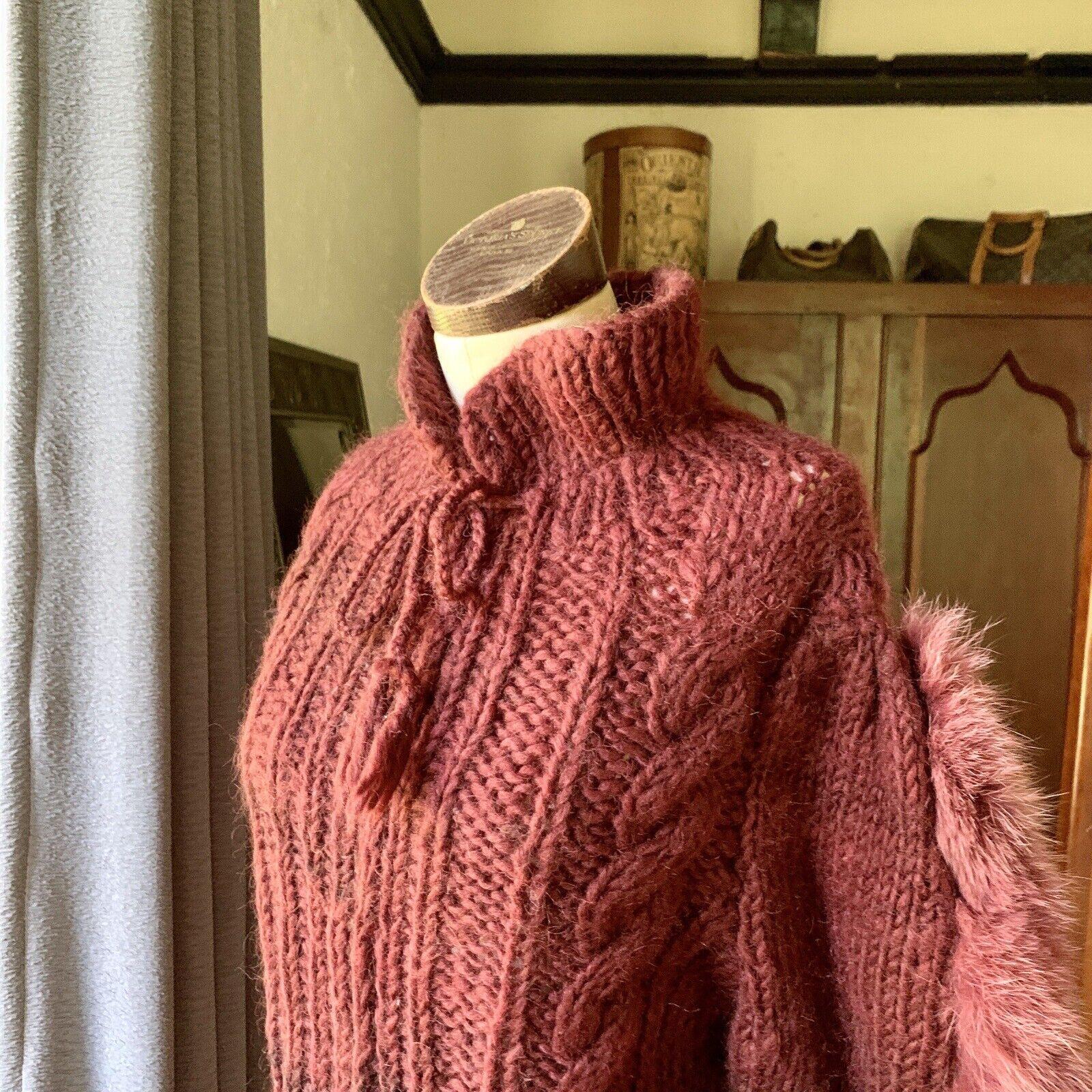 Vintage DELAWARE STREET Avant Garde FOX Fur CASHMERE Cable Knit Sweater USA In Good Condition For Sale In Asheville, NC