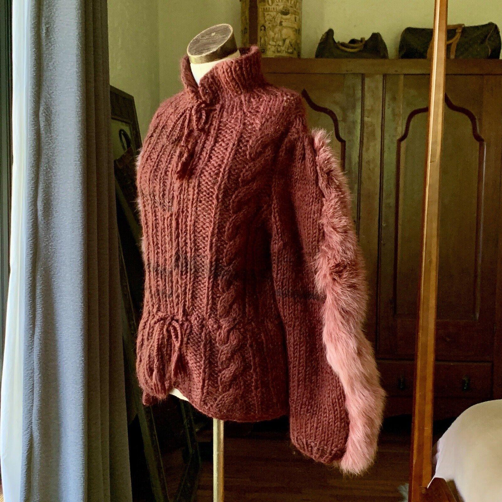 Women's or Men's Vintage DELAWARE STREET Avant Garde FOX Fur CASHMERE Cable Knit Sweater USA For Sale