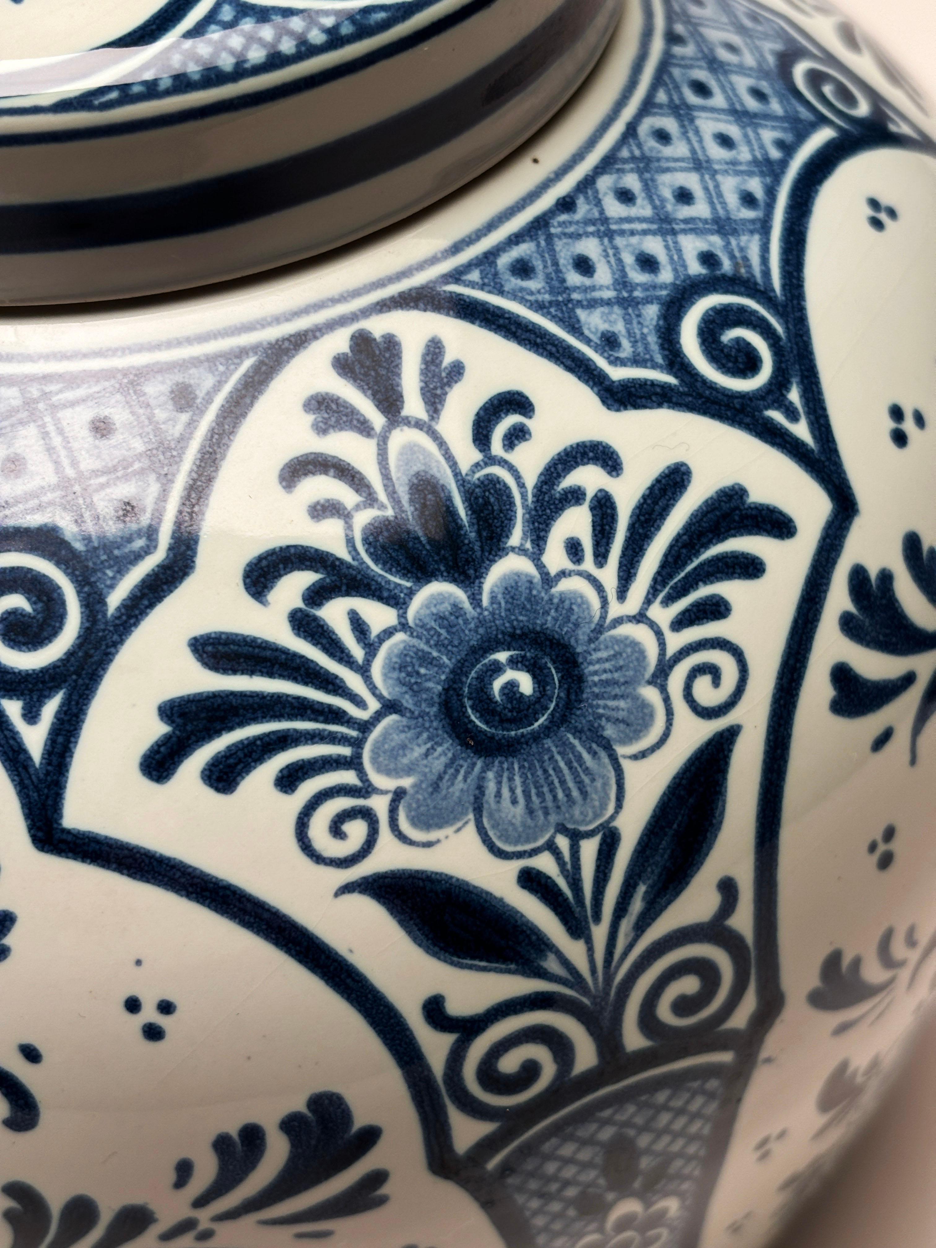 Pot à gingembre de Delft bleu et blanc avec couvercle fabriqué en Hollande en vente 2