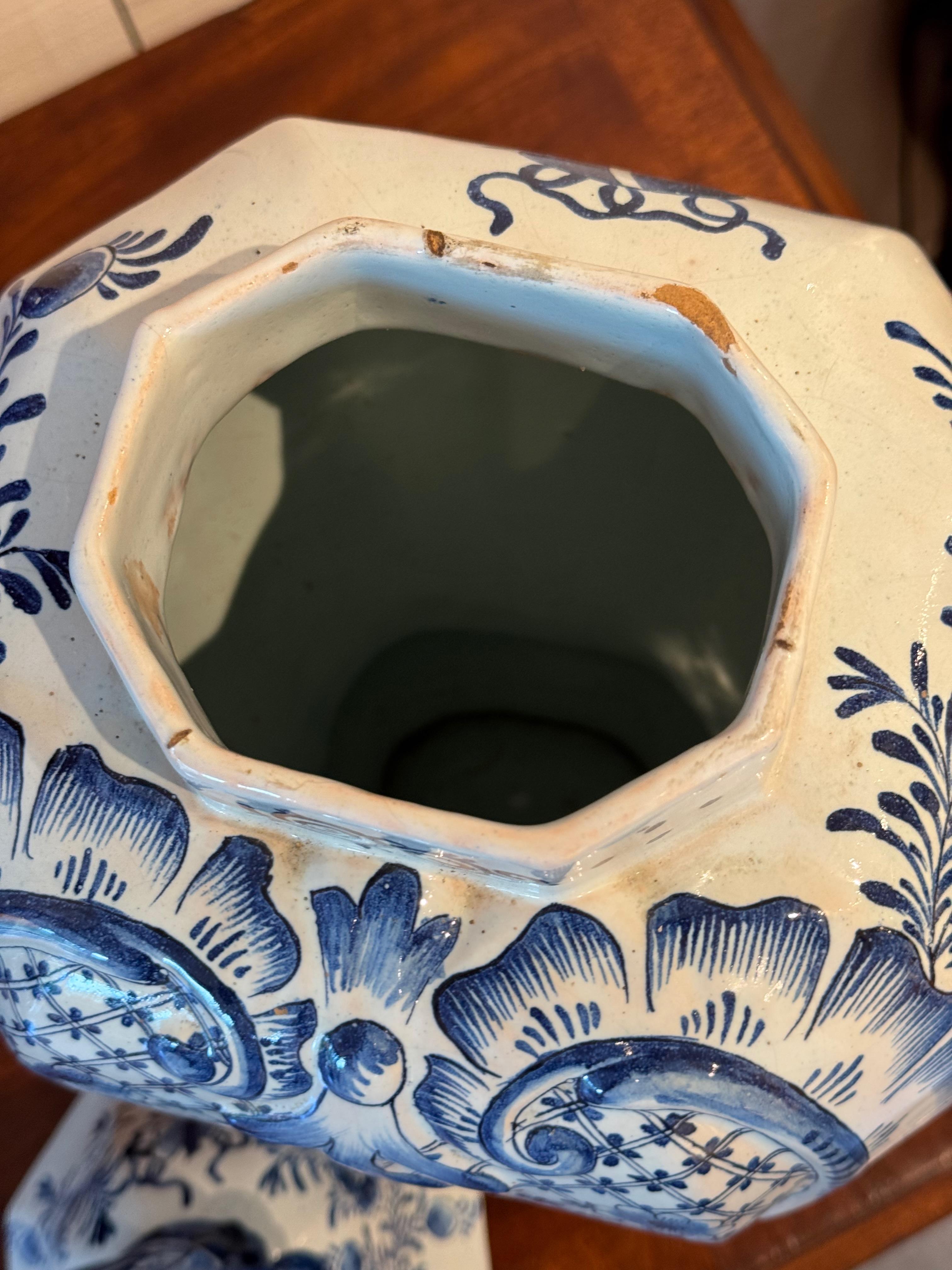 Vintage Delft Urn With Figural Scene and Bird Finial For Sale 2