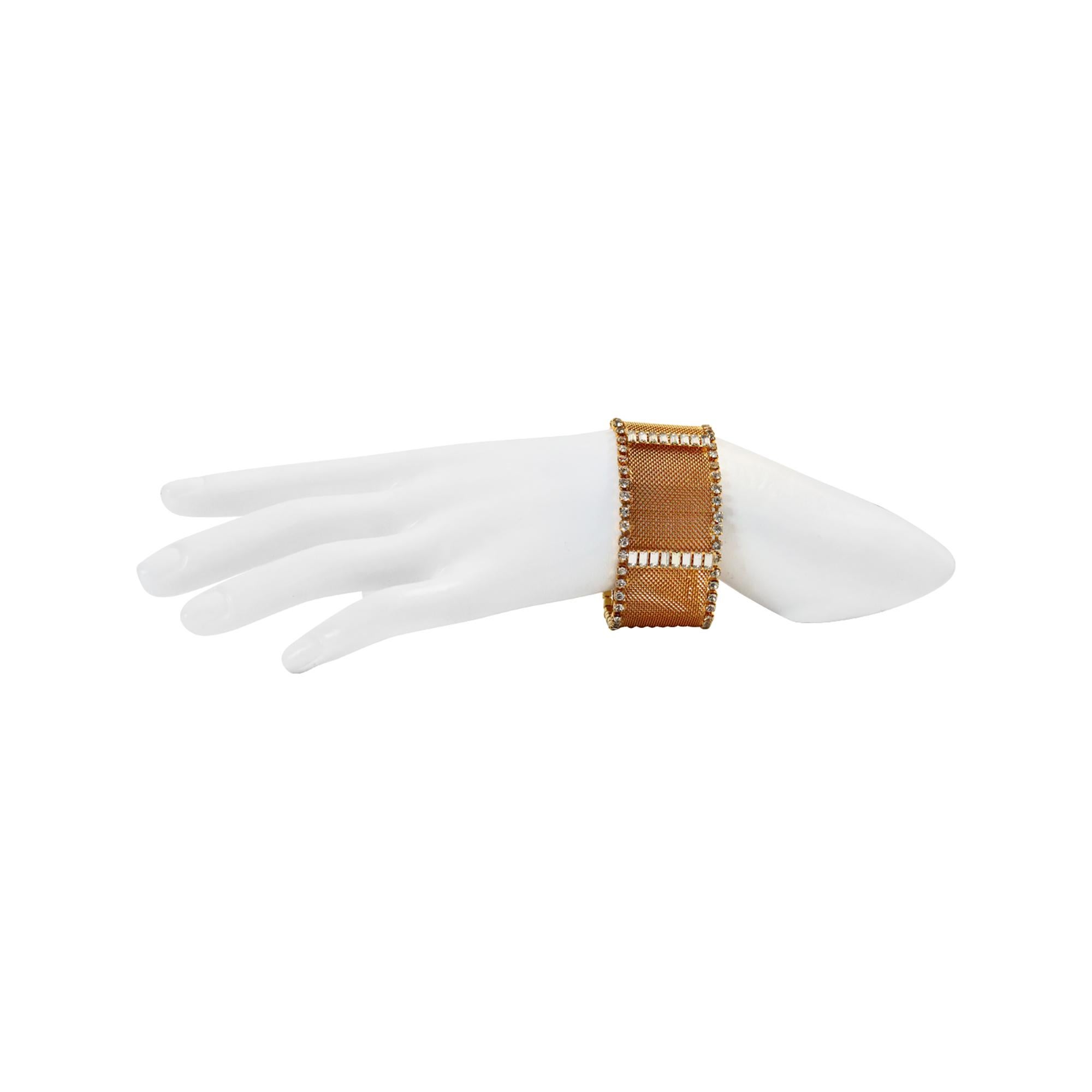 Moderne Bracelet vintage Delillo en maille d'or avec cristaux, circa 1970 en vente