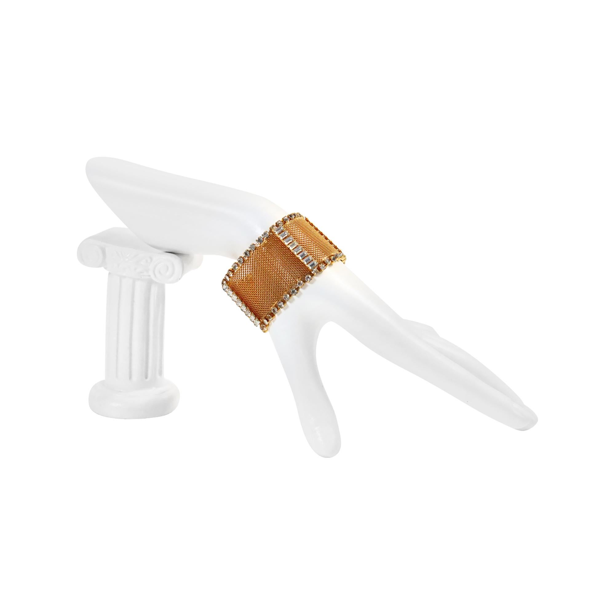 Bracelet vintage Delillo en maille d'or avec cristaux, circa 1970 Unisexe en vente