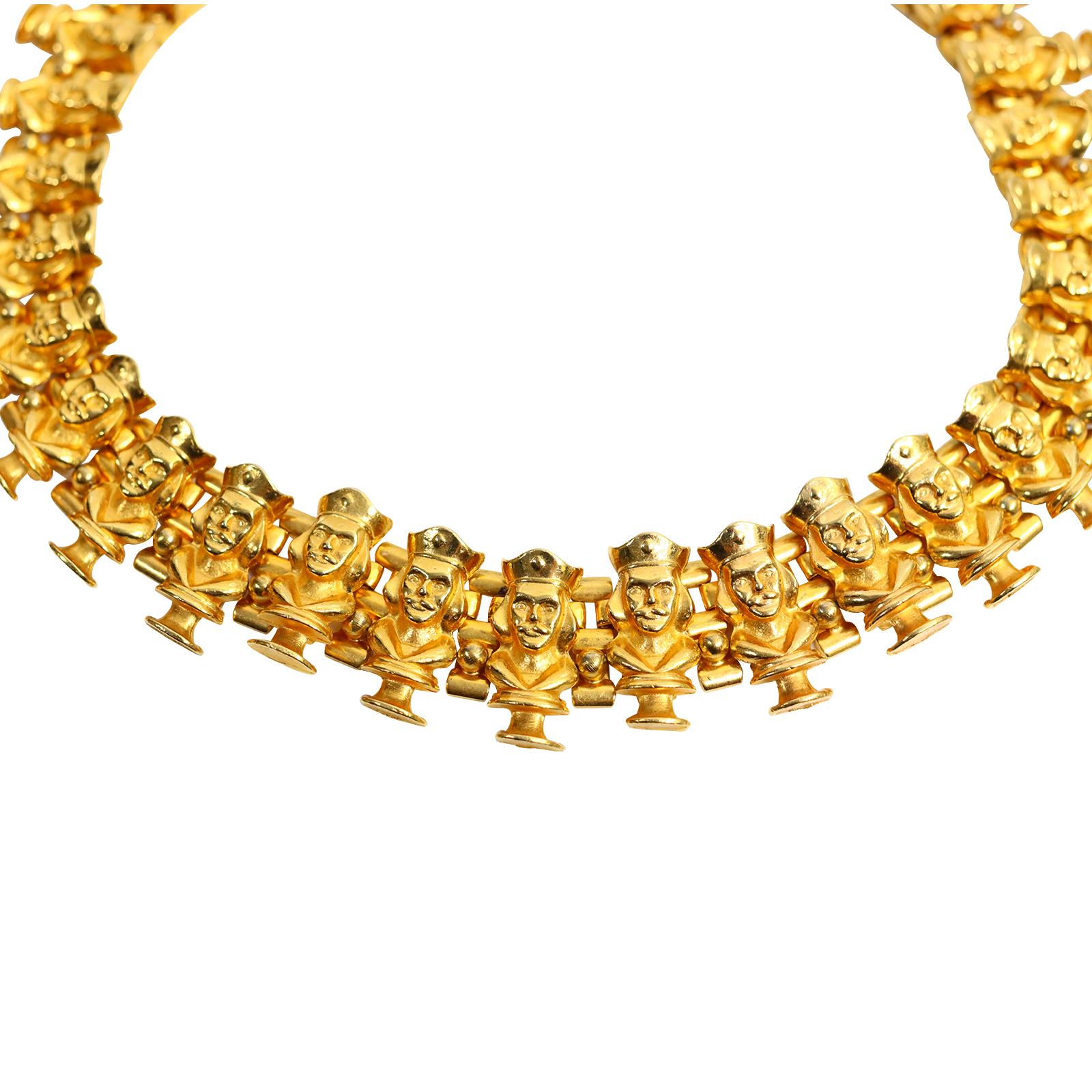 Vintage deLillo Gold Tone Kings Men Necklace For Sale 1
