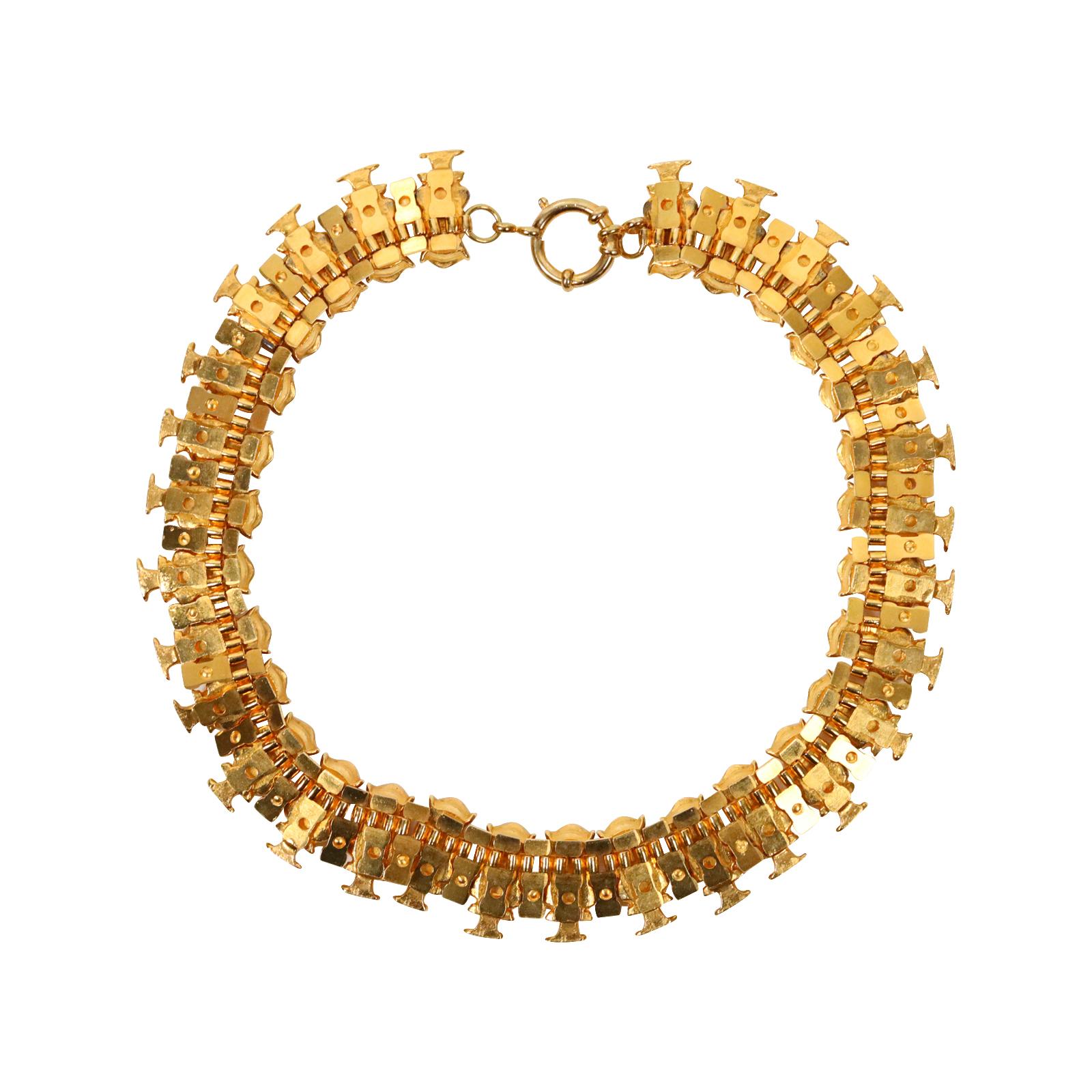 Vintage deLillo Gold Tone Kings Men Necklace For Sale 2