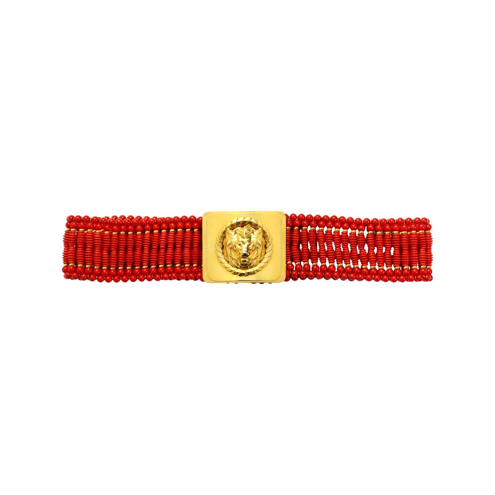 Vintage deLillo Red Beaded Belt with Gold Lion Head Buckle en venta 1