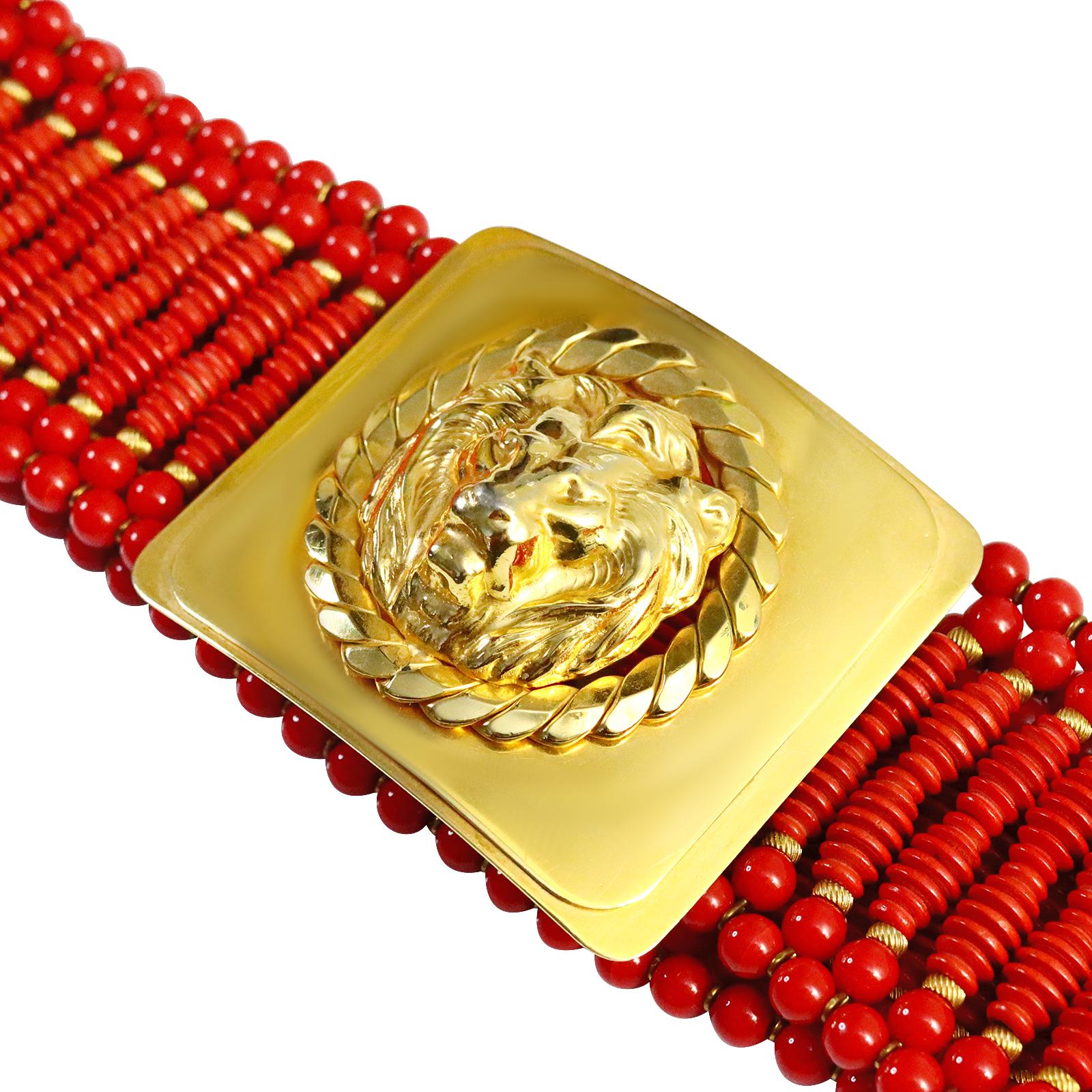 Vintage deLillo Red Beaded Belt with Gold Lion Head Buckle en venta 2