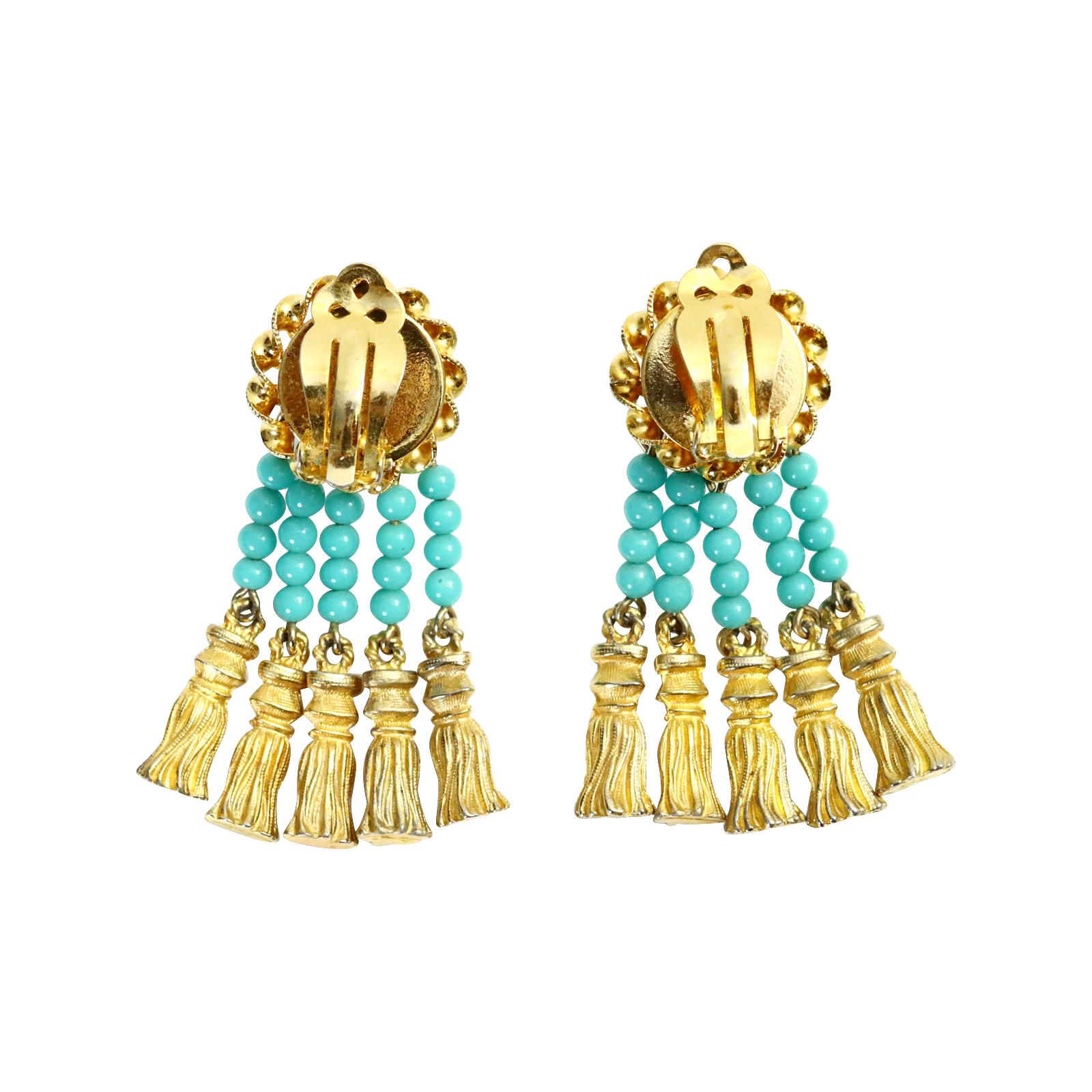 Vintage deLillo Faux Turquoise and Gold Tone Dangling Earrings Circa 1970s In Good Condition For Sale In New York, NY