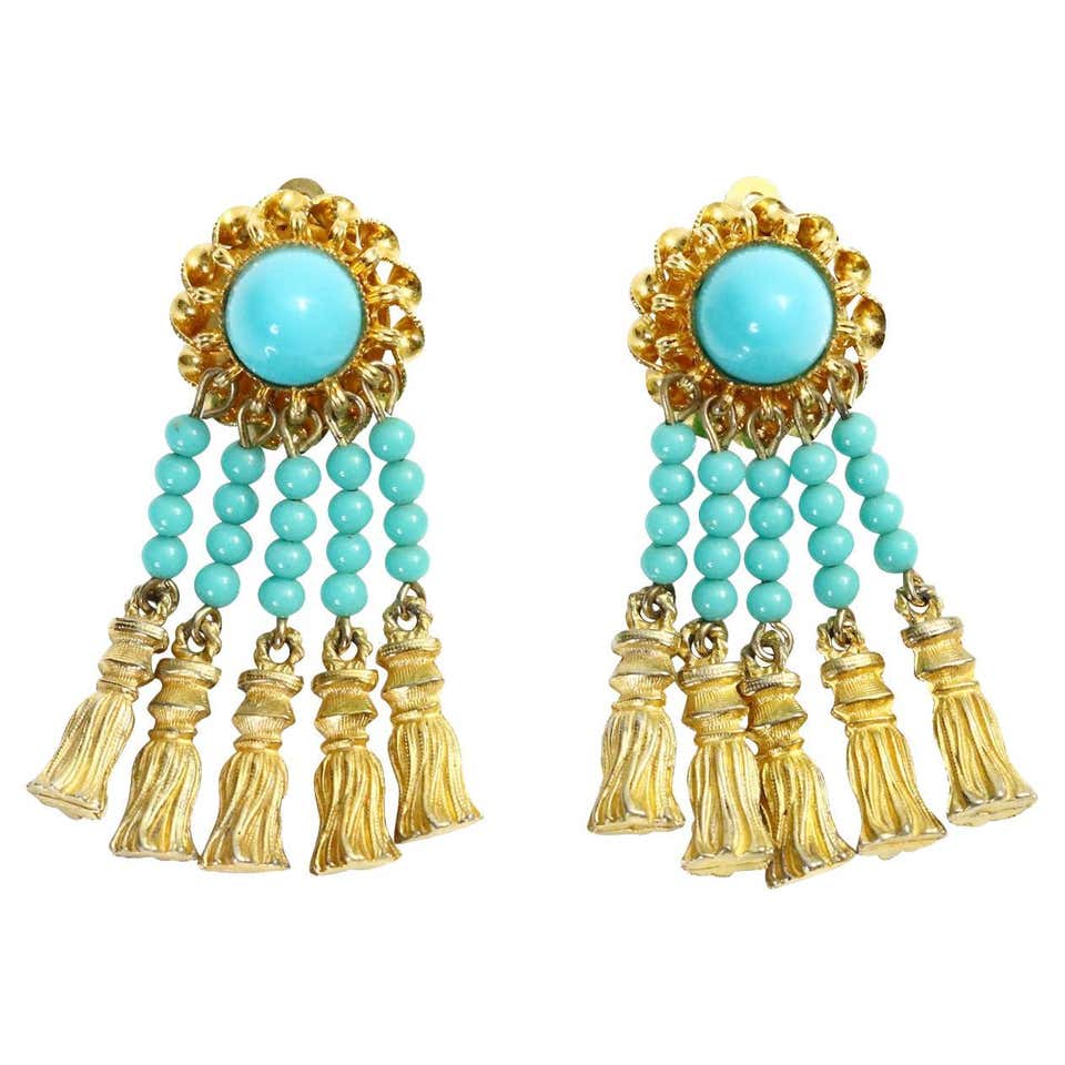 Sancrest Dangle Earrings Silvertone and Faux Turquoise Vintage – Belle à Coeur Treasure Trove Sancrest Dangle Earrings Silvertone and Faux Turquoise Vintage – Belle à Coeur Treasure Trove