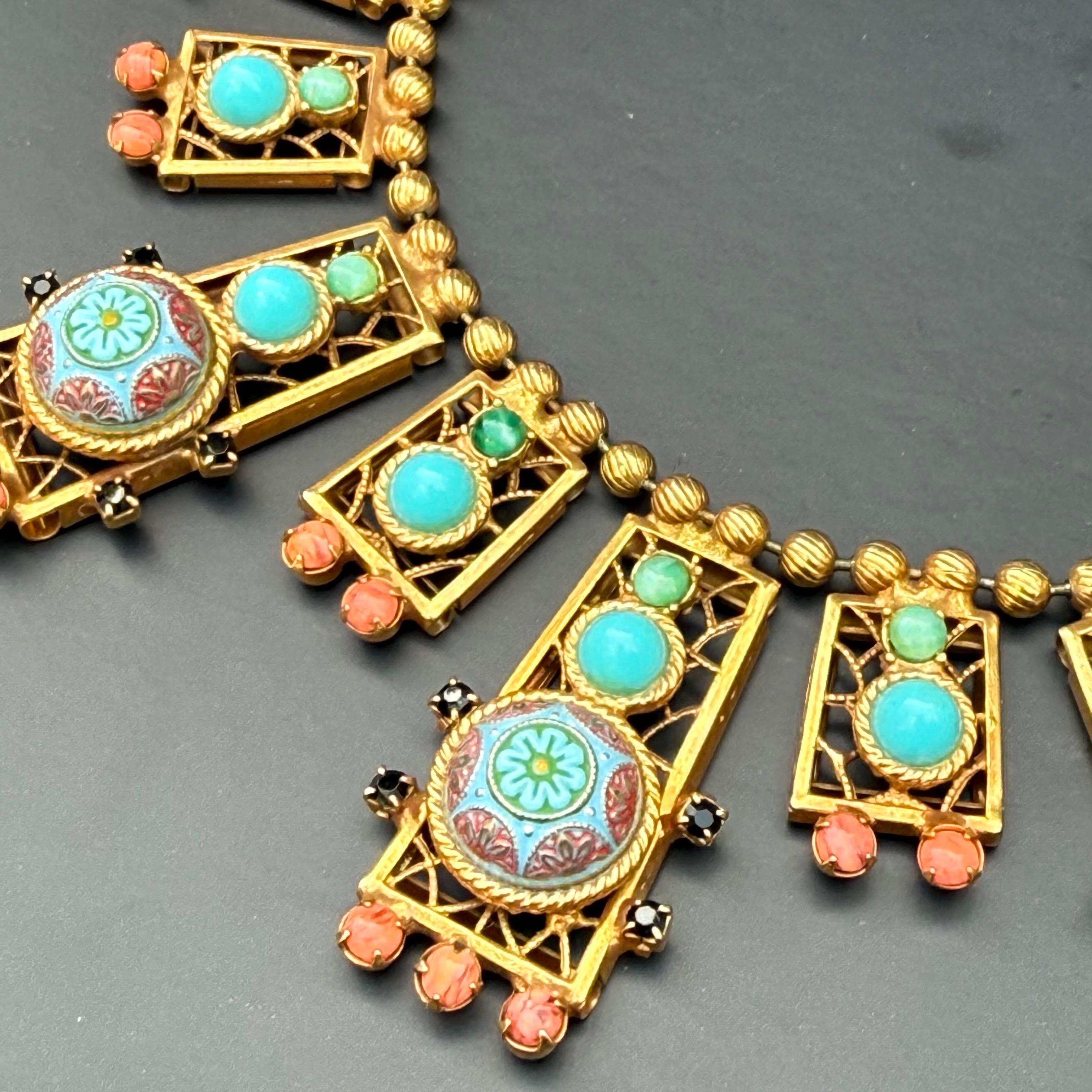 Collana vintage con pettorina in stile egiziano di Delizza & Elster (D & A Style) in vendita 2