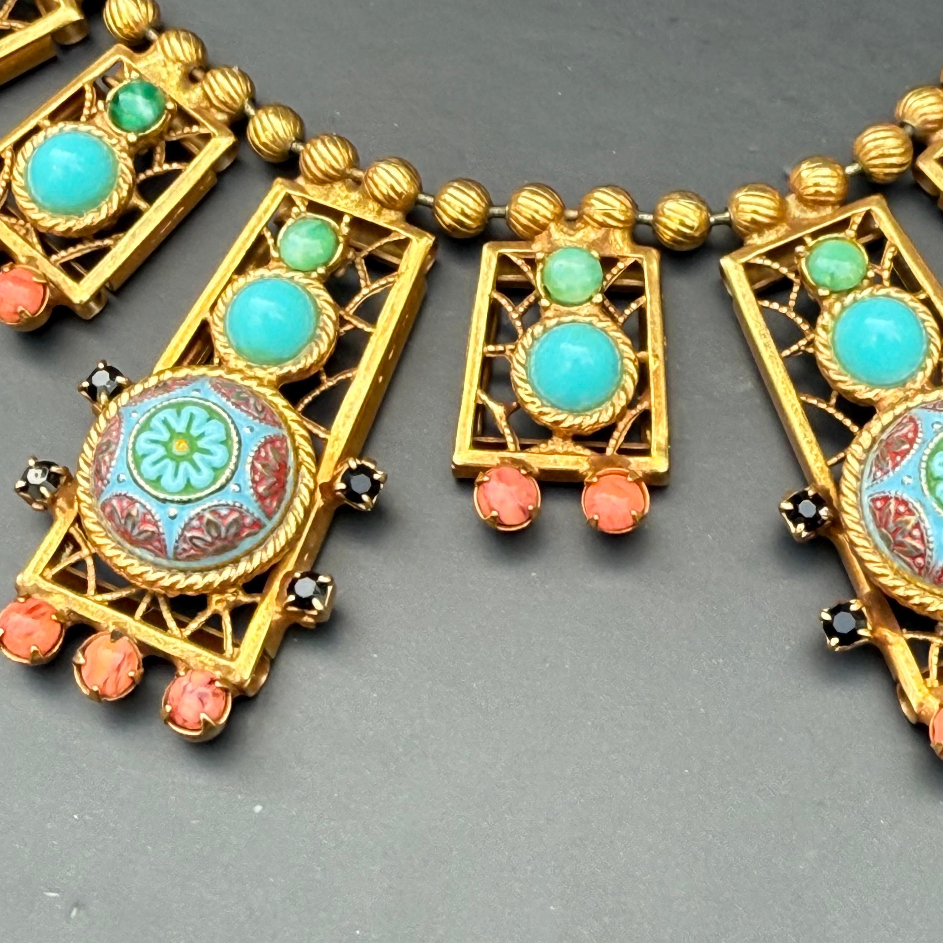 Collana vintage con pettorina in stile egiziano di Delizza & Elster (D & A Style) in vendita 3