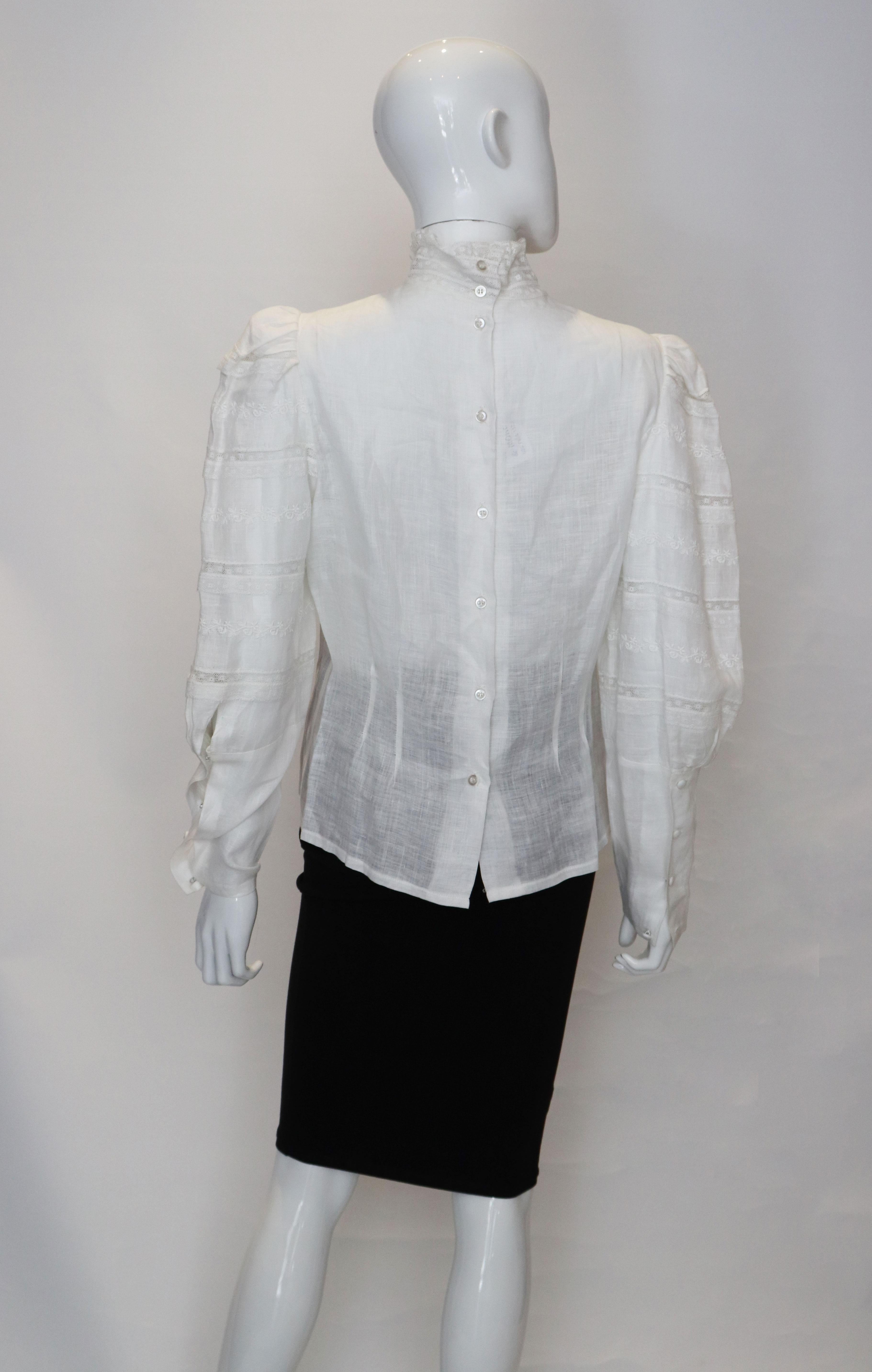 Vintage Della Porta Linen and Lace Blouse 3