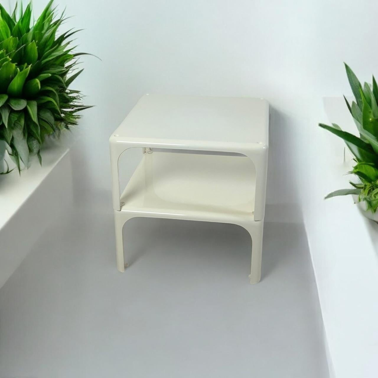 Resin Vintage Demetrio 45 Stackable Table by Vico Magistretti for Artemide, Set of 2