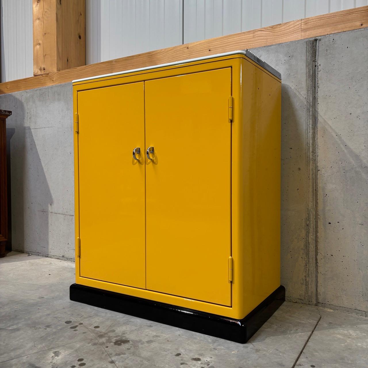 Allemand Armoire de dentiste vintage  Baisch  Mid-Century  Jaune