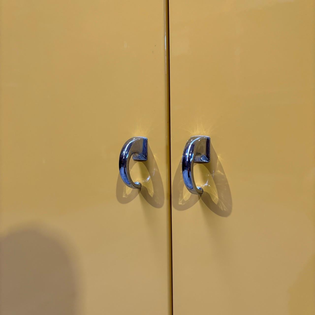 20ième siècle Armoire de dentiste vintage  Baisch  Mid-Century  Jaune