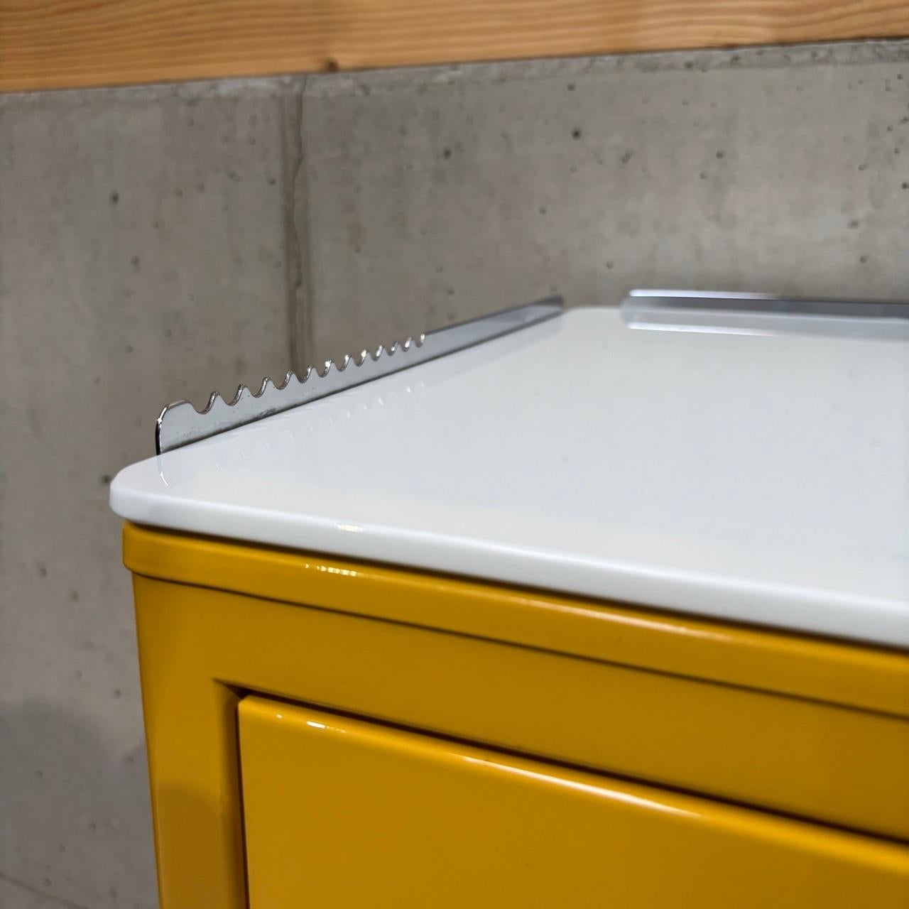 Armoire de dentiste vintage  Baisch  Mid-Century  Jaune 1