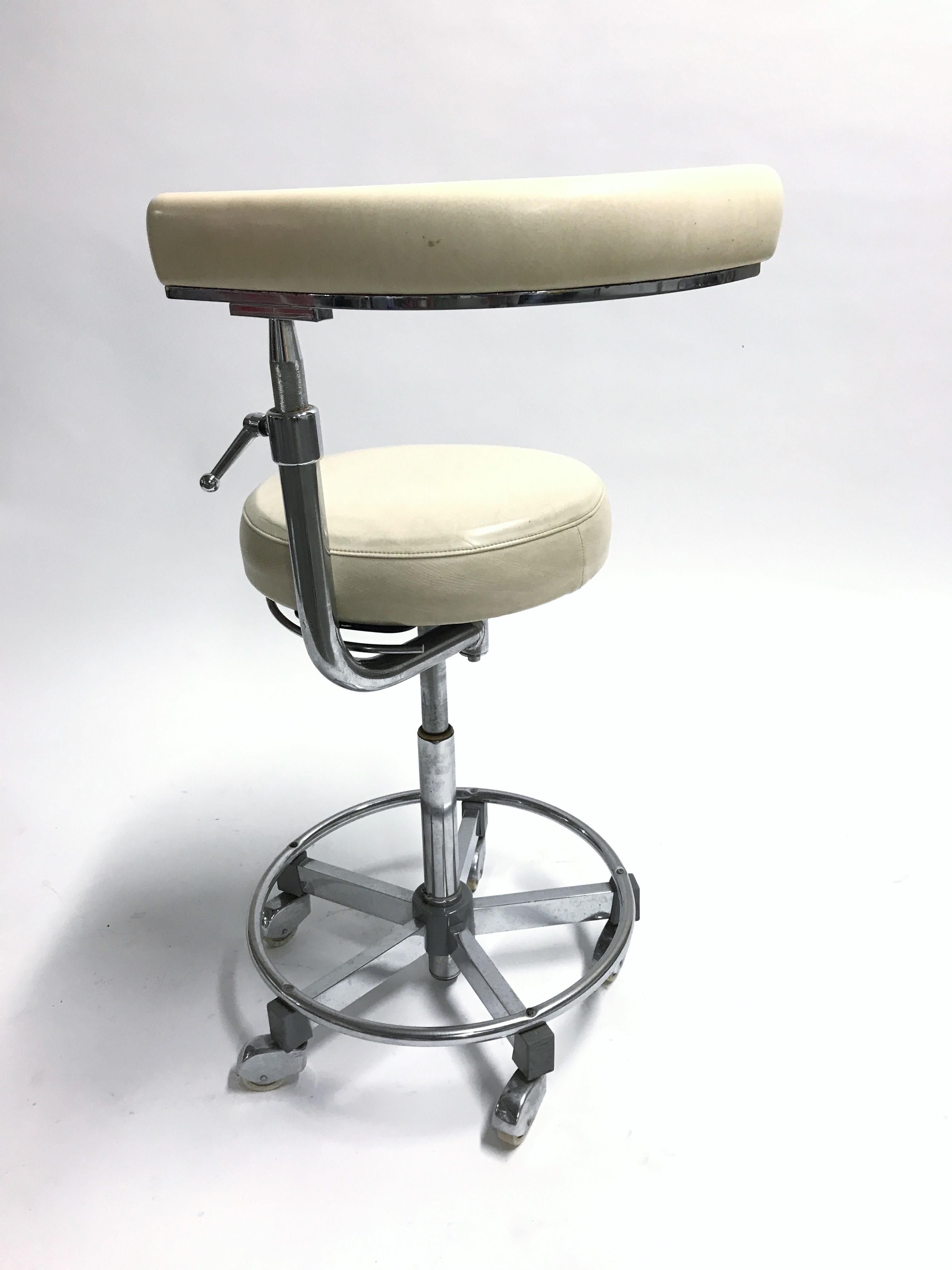 1970s dentist chair