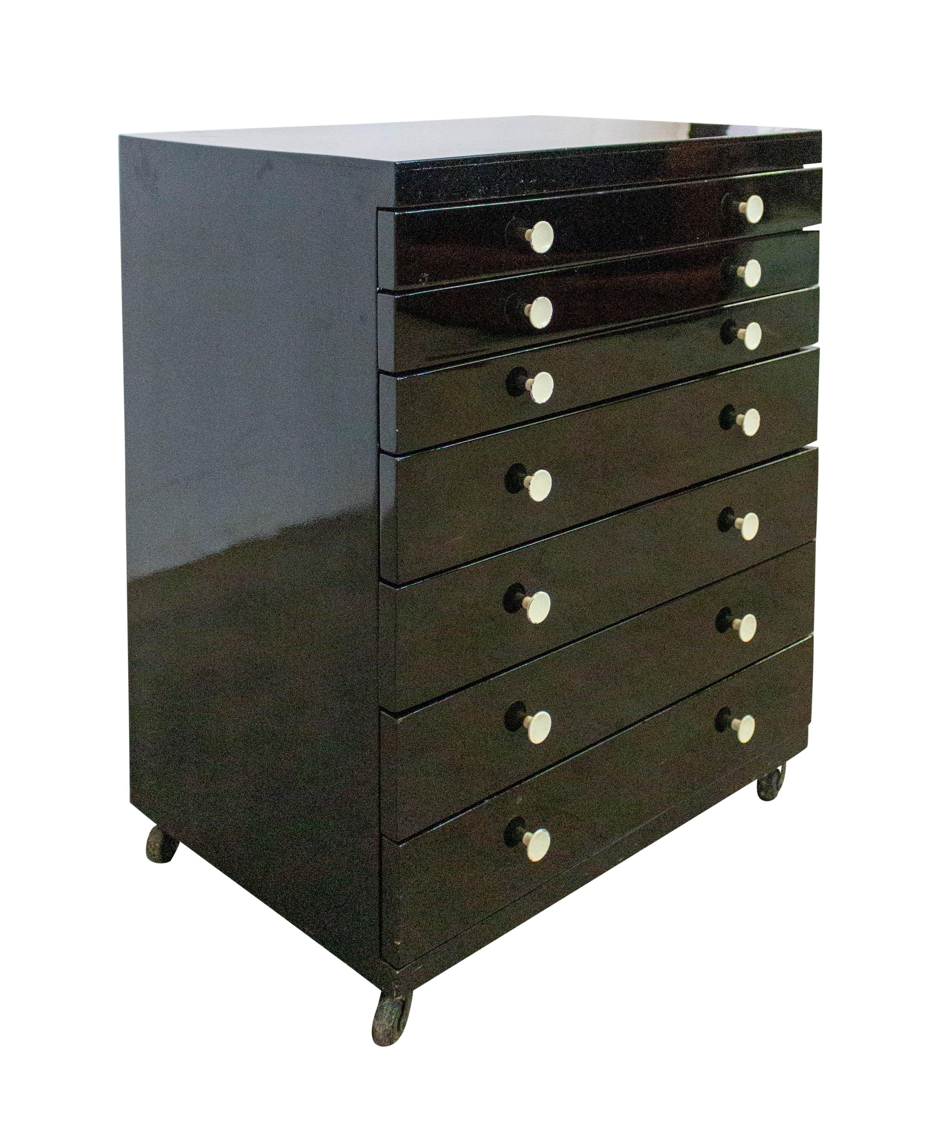 Midcentury bank of drawers, French, circa 1950-1960.
Built for the medical field, specifically dentists.
Meubles de Metier 
Ideal for collectors, artists, kitchen, apothecary, office equipment storage
A handsome and practical piece for any