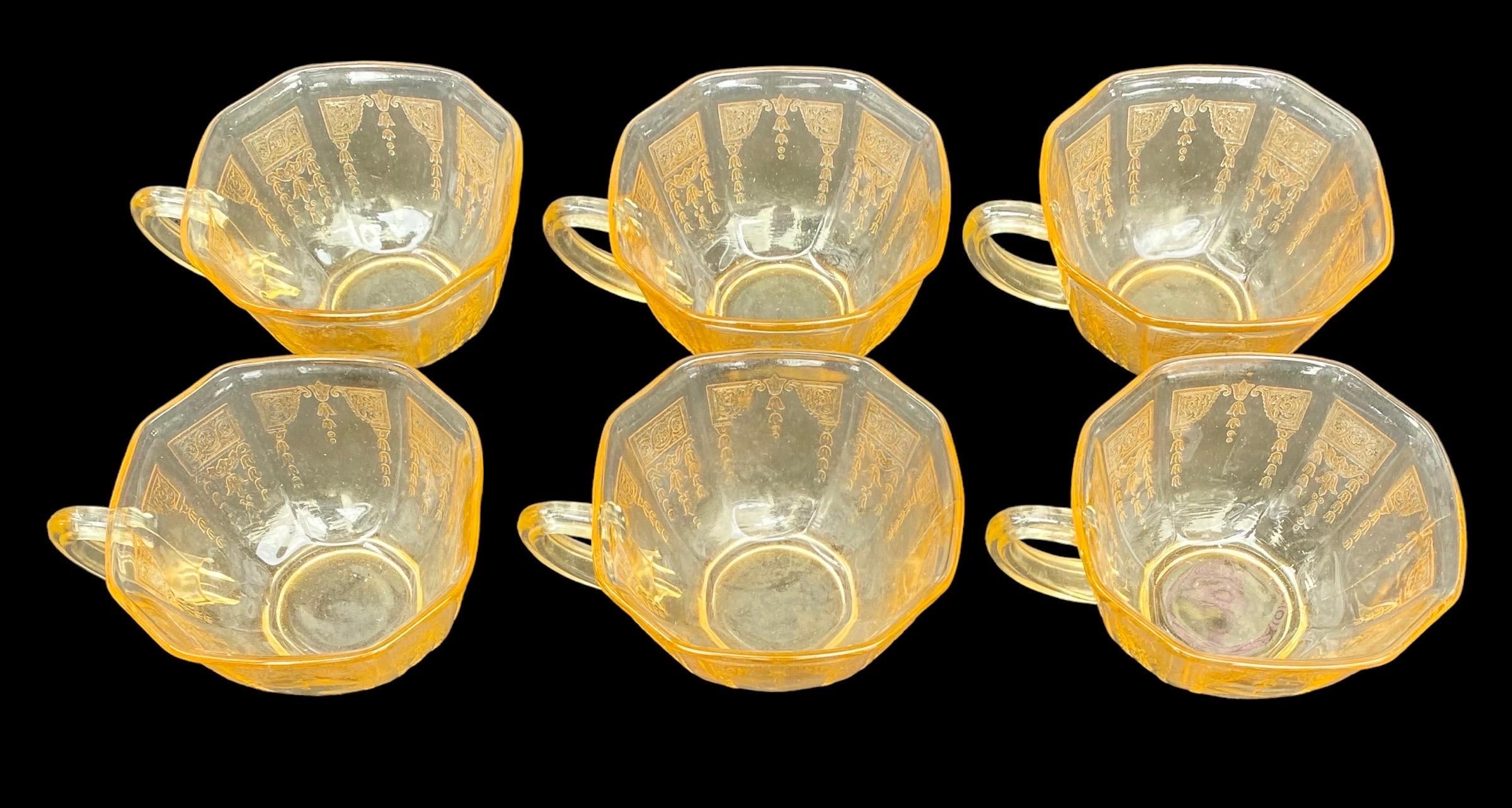 Set aus sechs Anker-Hocking-Topas- Prinzessin-Tasse aus Depressionsglas (Geprägt) im Angebot