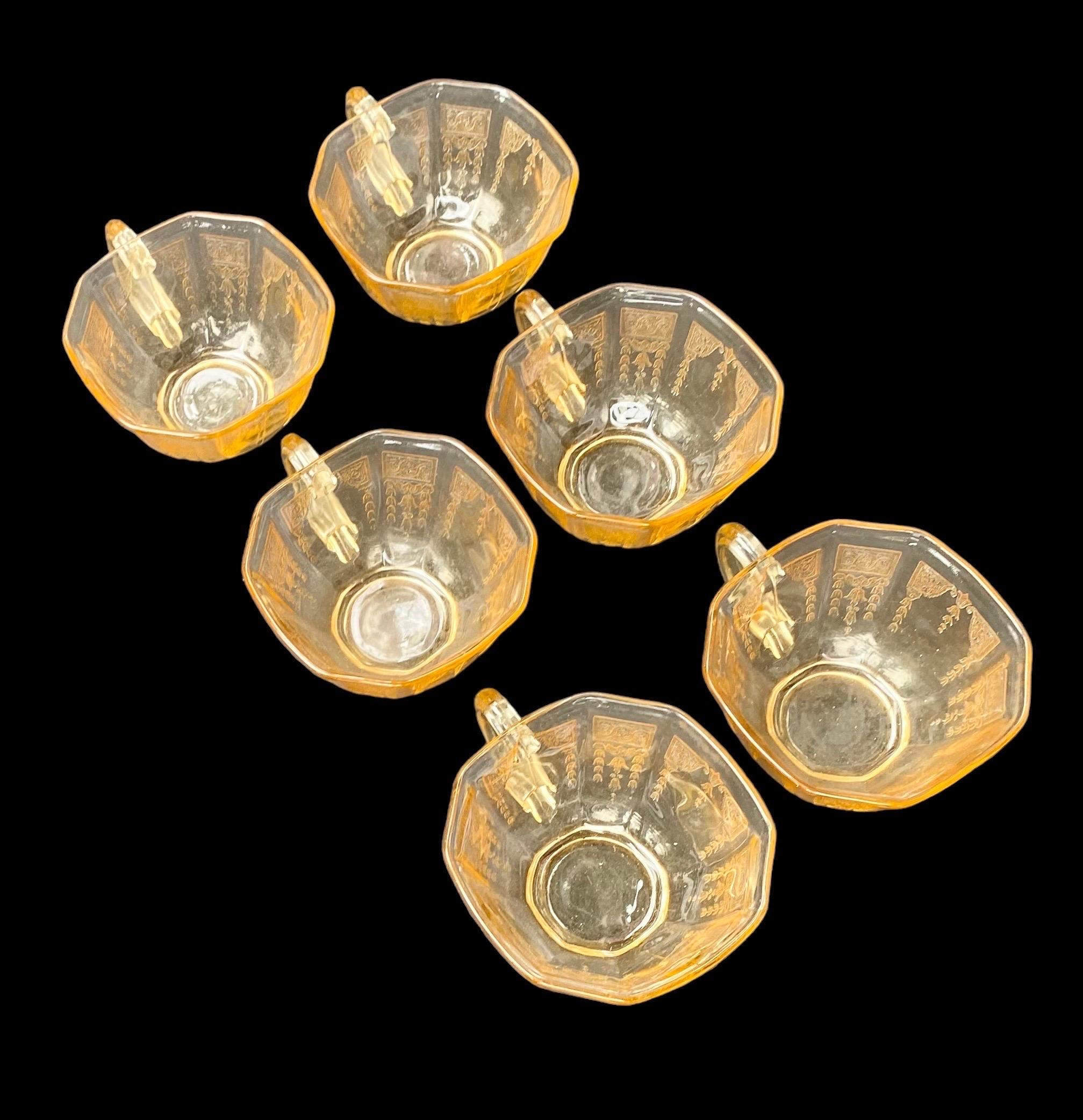 Milieu du XXe siècle Vintage Depression Glass Set of Six Anchor Hocking Topaz Princess Cups en vente