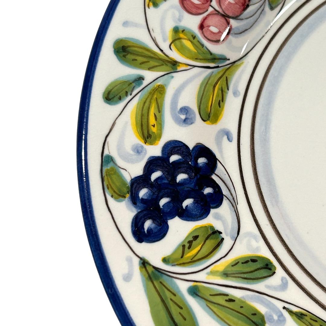 Vintage Deruta “Frutta” Design W/Grapes & Cherry Salad/Dessert Plates 'Set of 6' In Good Condition For Sale In Naples, FL