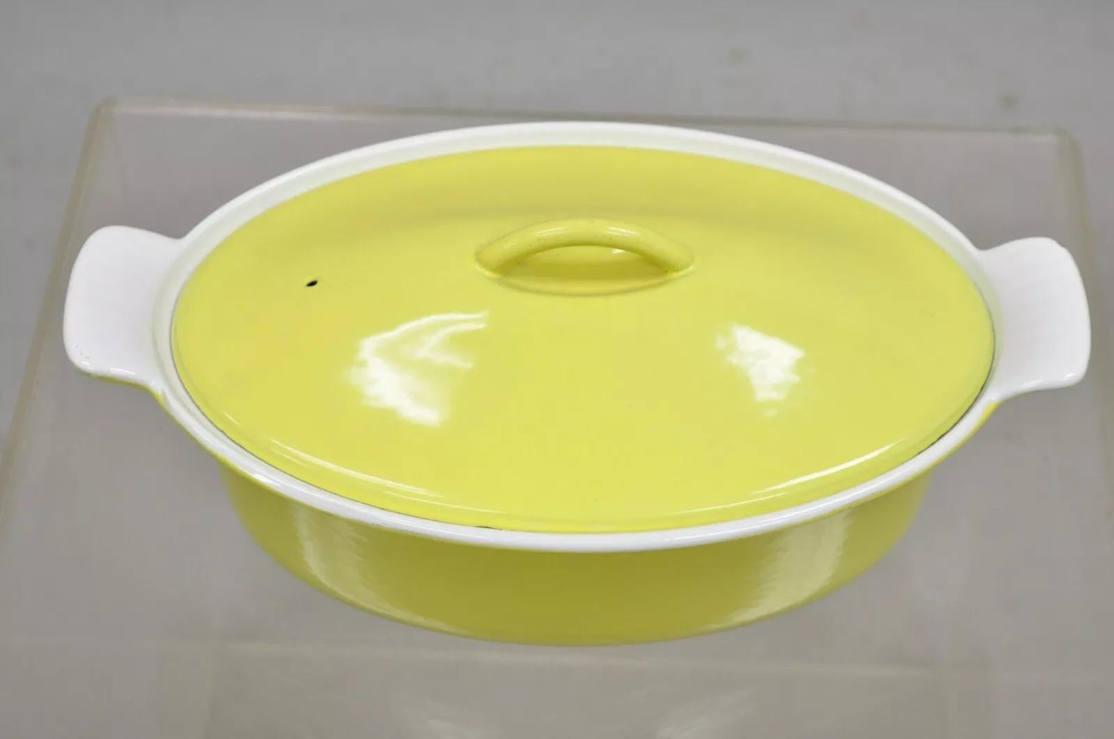 Vintage Descoware Belgium Yellow Cast Iron Enamel Oval Lidded Casserole Pot In Good Condition For Sale In Philadelphia, PA