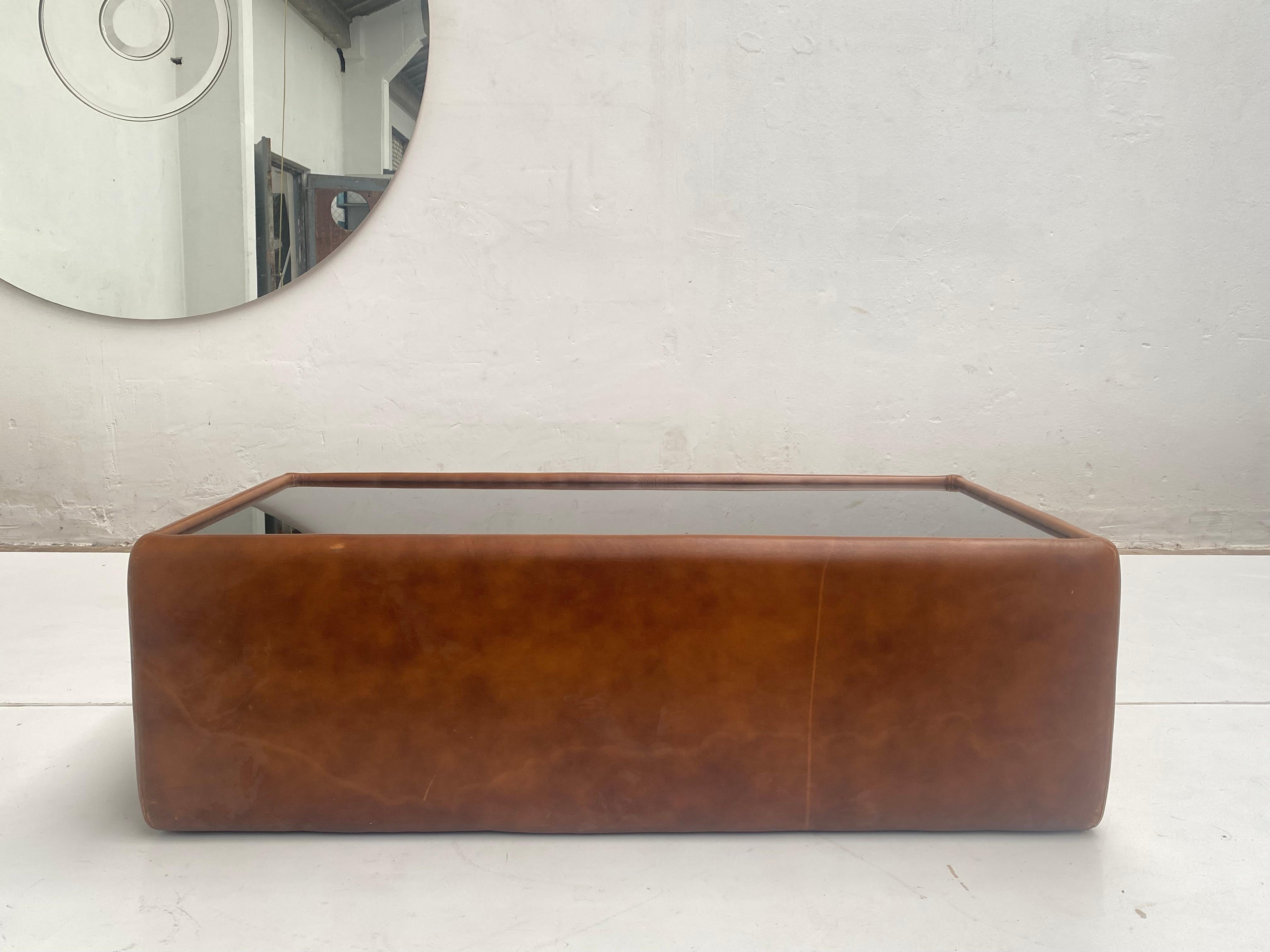 Vintage Desede Style Italian 1970's Coffee Table in Glass & Leather  For Sale 3