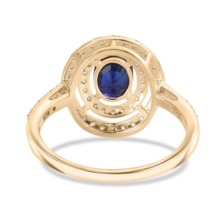 En venta: Anillo de compromiso con zafiro azul y diamantes en oro amarillo de 14k de diseño vintage para ella  5
