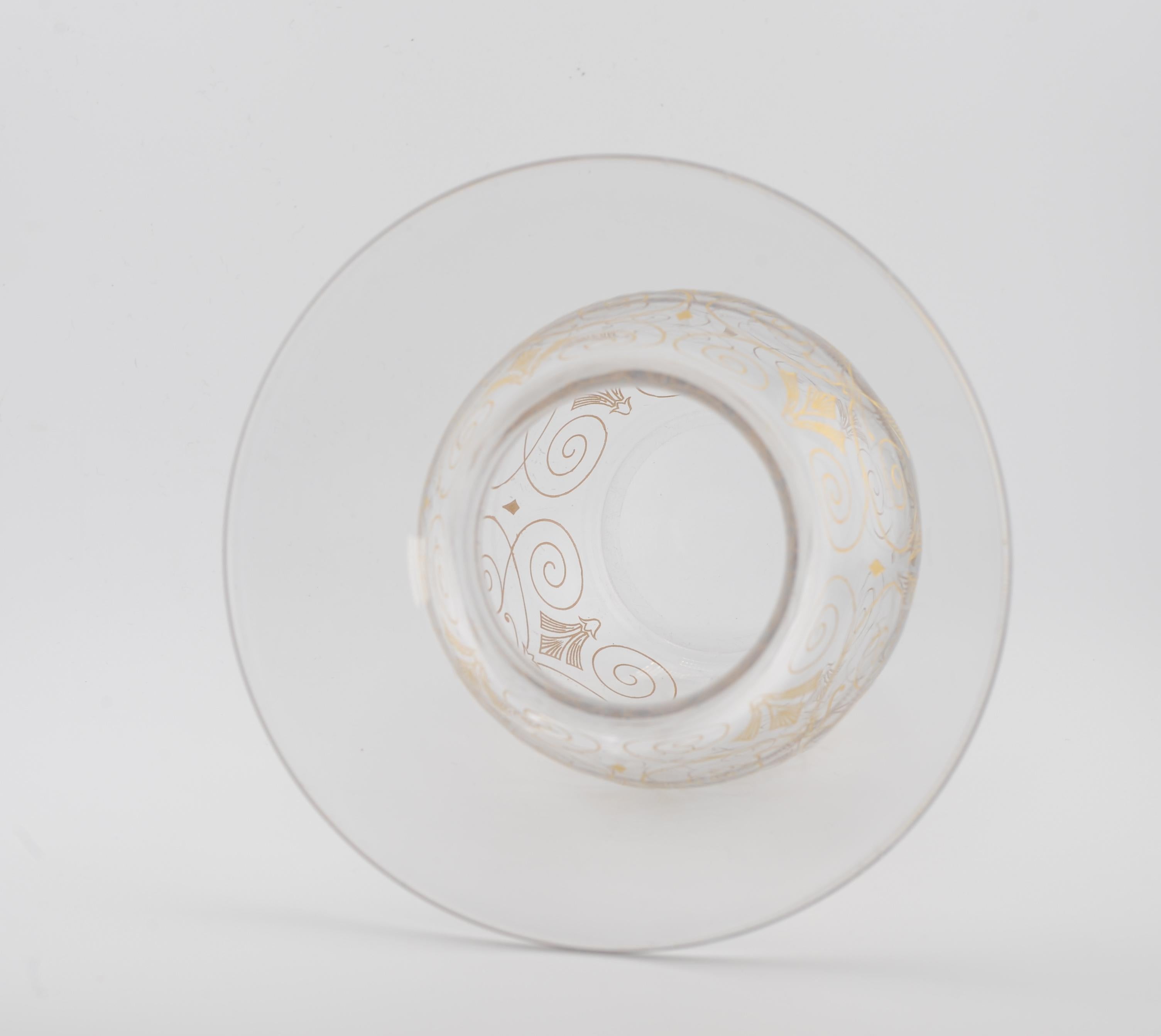 Art nouveau Vase Baccarat France en forme de crachoir avec peinture dorée en vente
