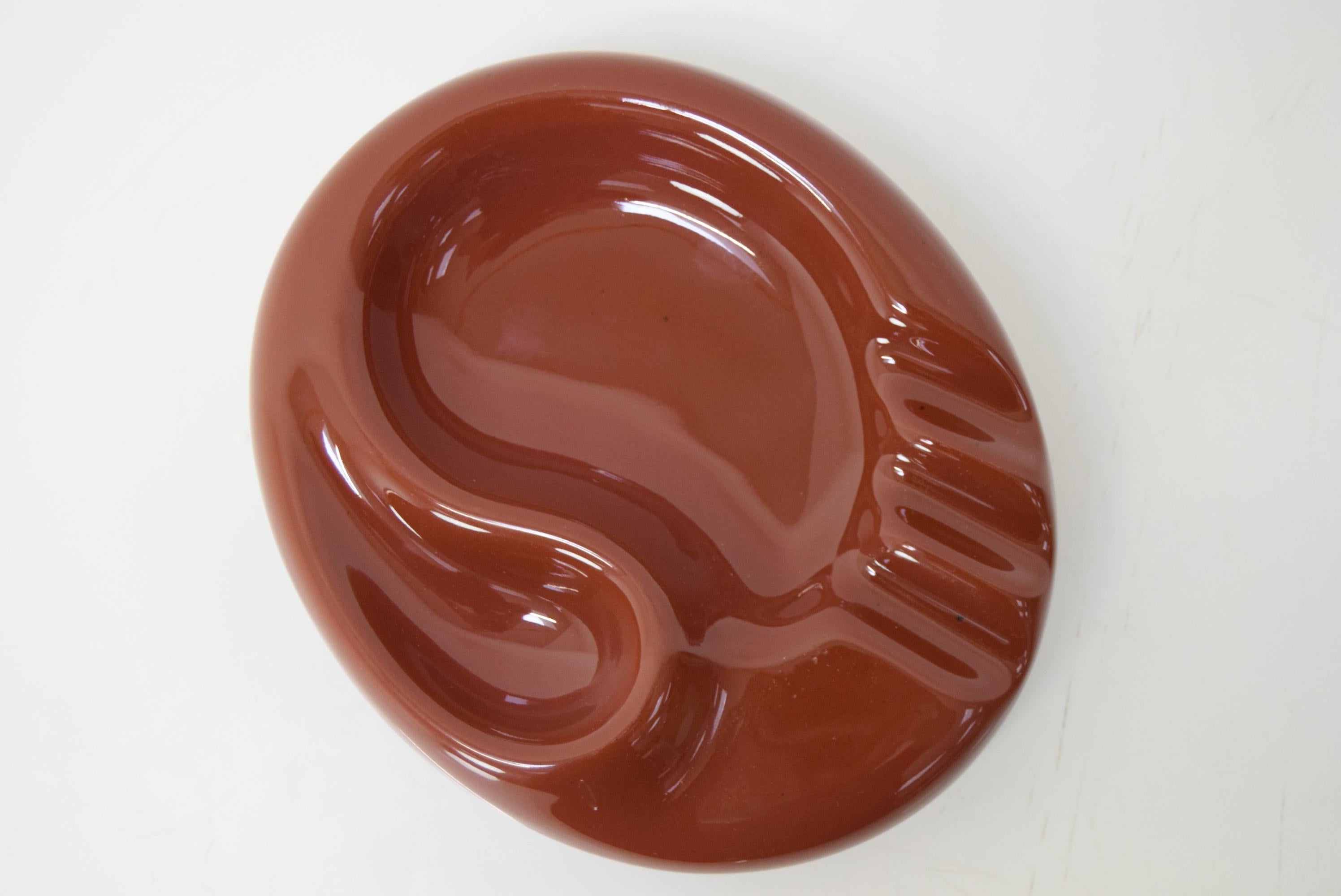 Mid-Century moderno Posacenere in ceramica dal design vintage, anni '60. in vendita