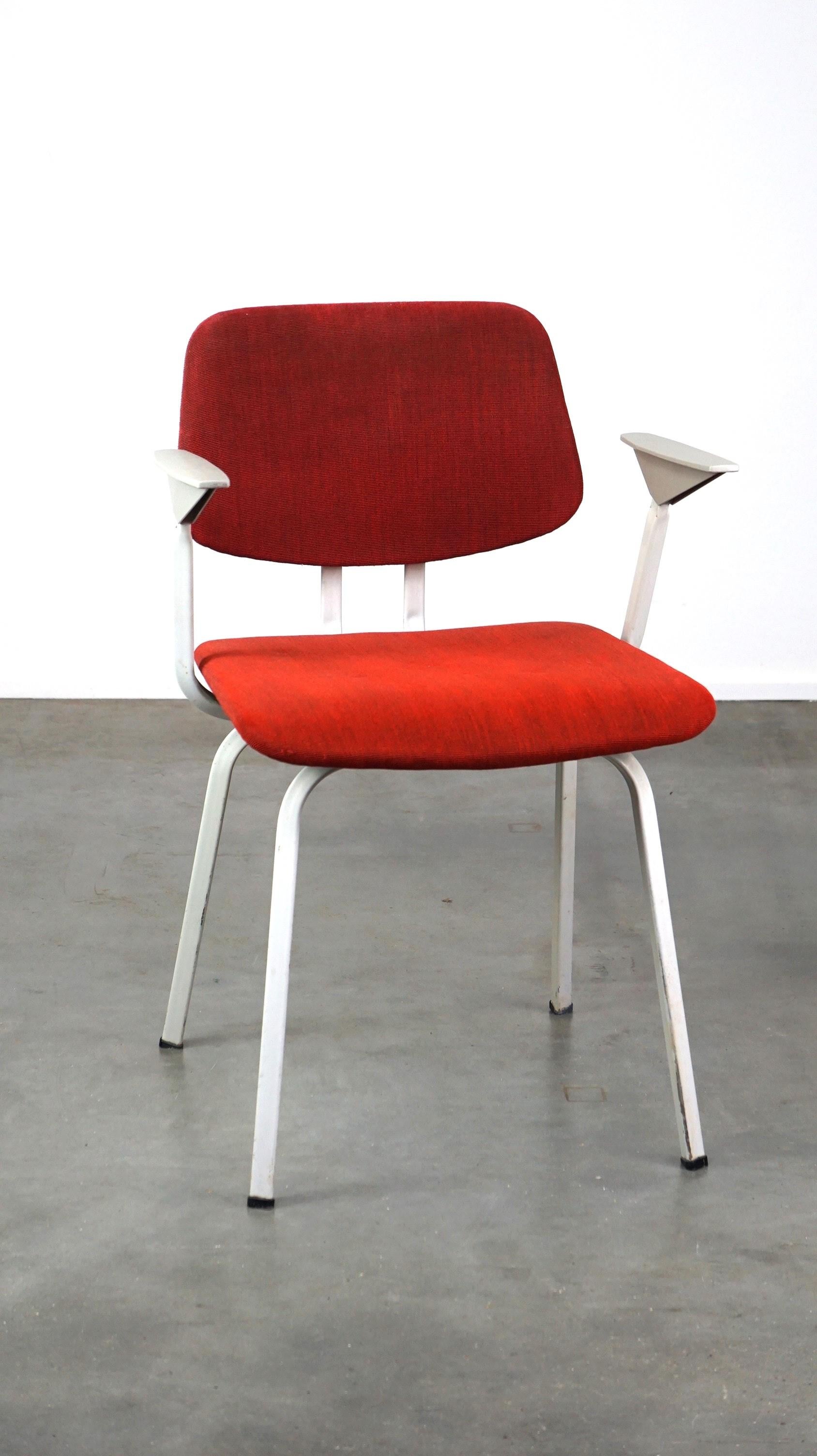 Olandese Sedia di design vintage di Friso Kramer per Ahrend de Cirkel della fine degli anni '60 in vendita