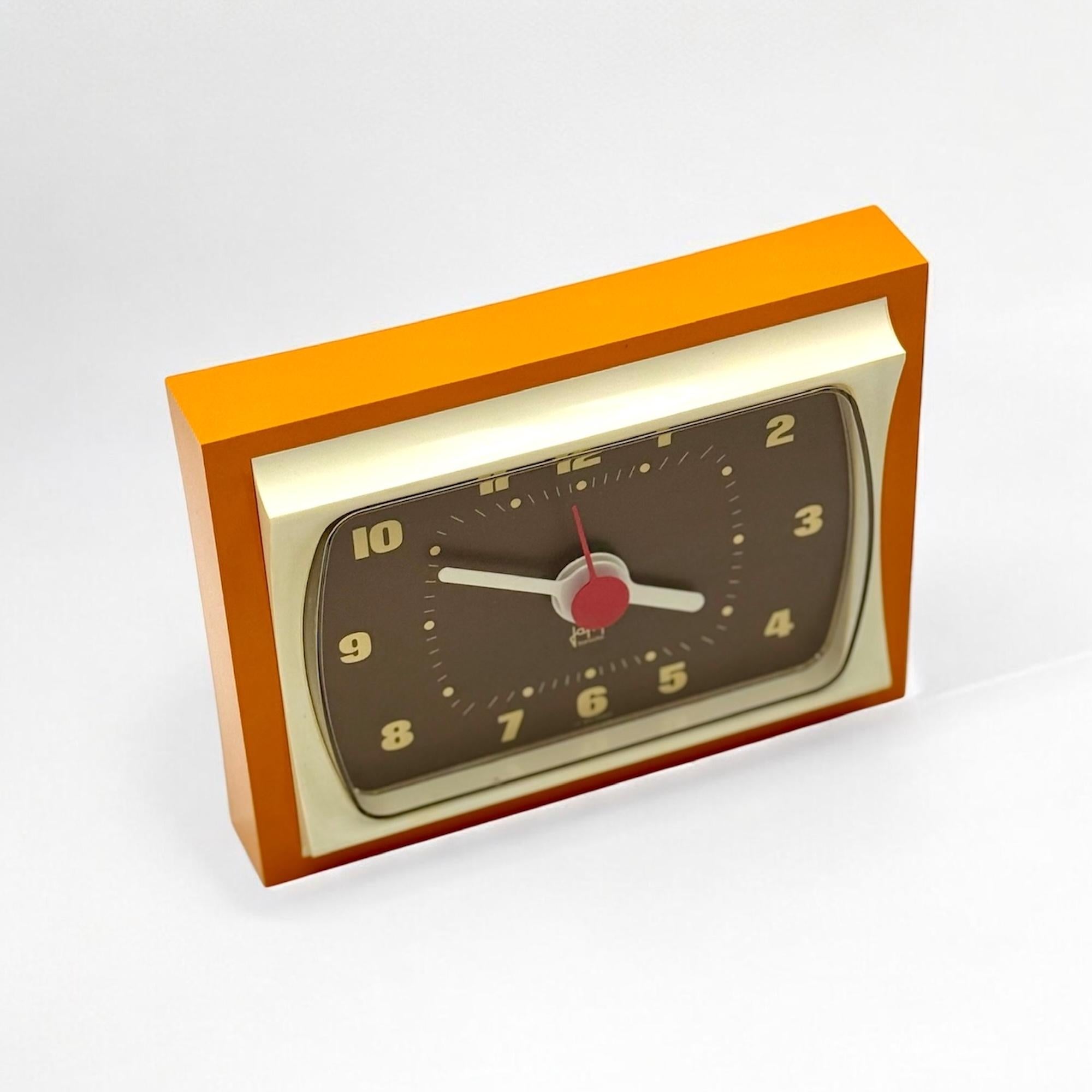 Plastica Vintage Design Clock with Mustard & Brown Hues by Japy, New Old Stock 1970s in vendita