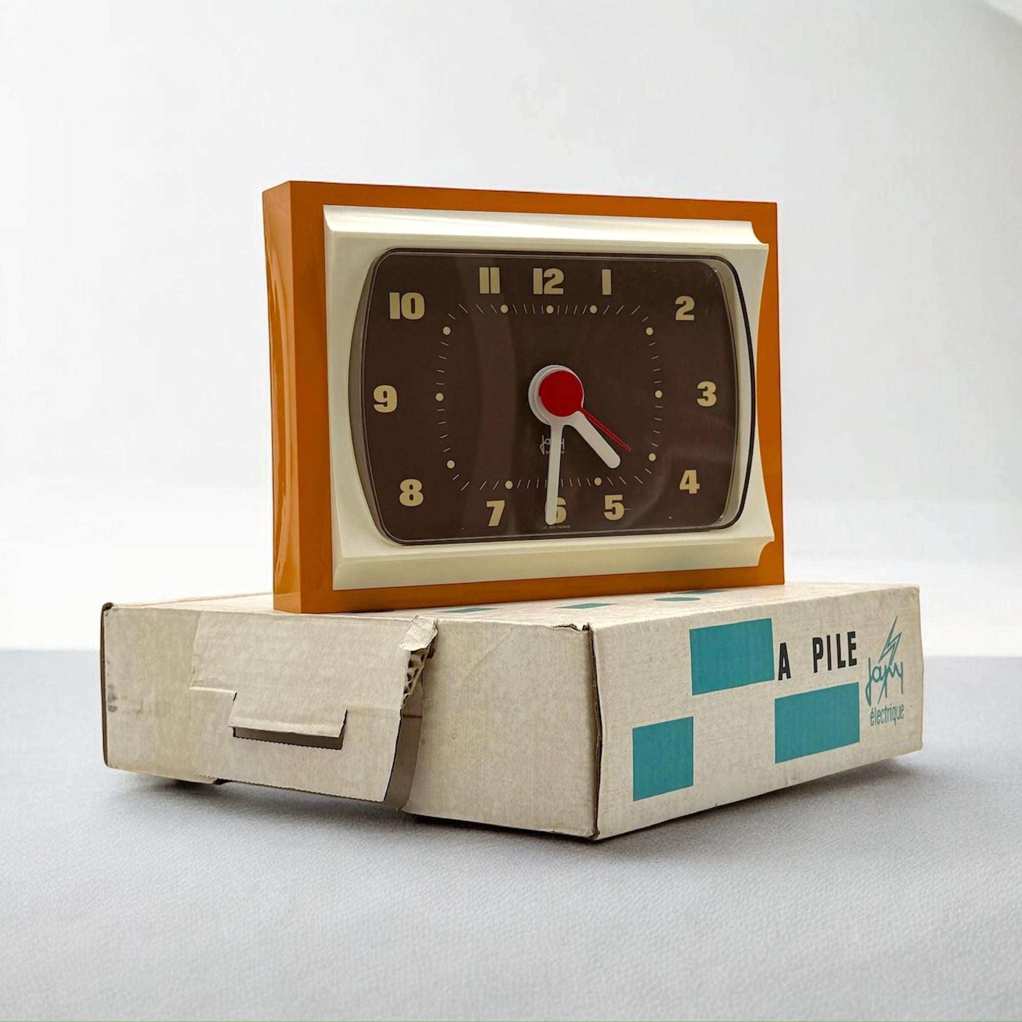 Vintage Design Clock with Mustard & Brown Hues by Japy, New Old Stock 1970s in vendita 1