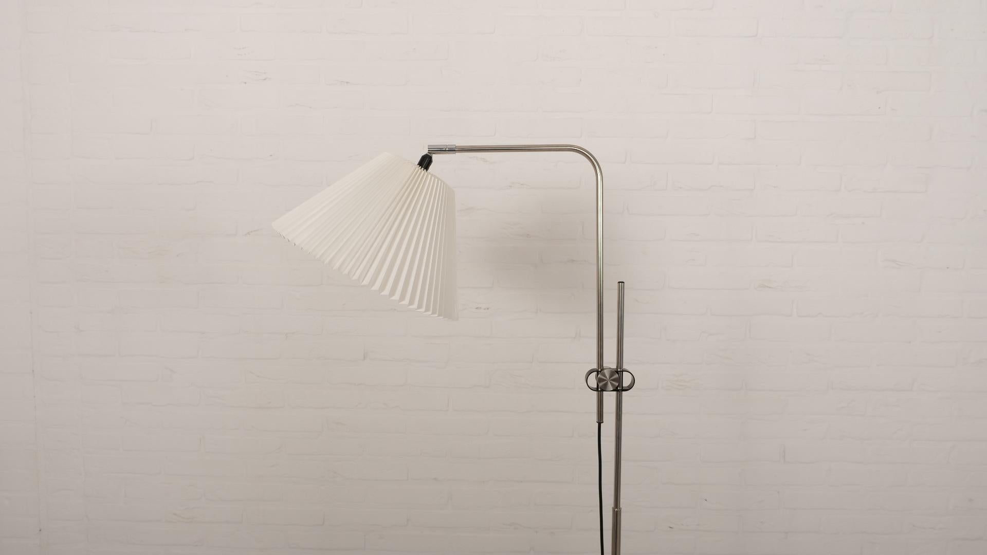 Vintage design Floor lamp  Le Klint Denmark  model 321 For Sale 2