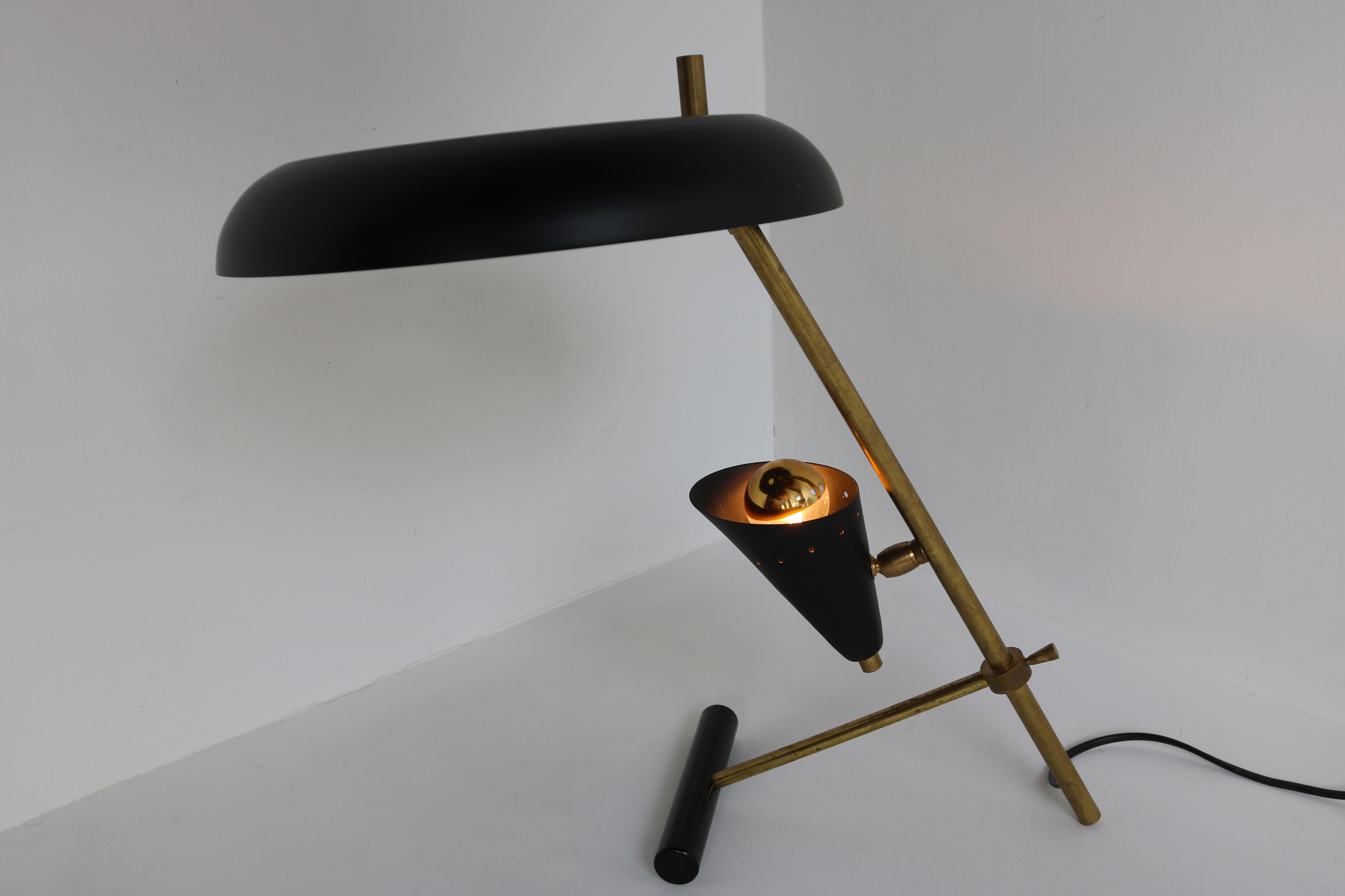 Metal Vintage Design Italian ''Z'' Shaped Desk Lamp Attributed to Stilnovo 1950 Table For Sale