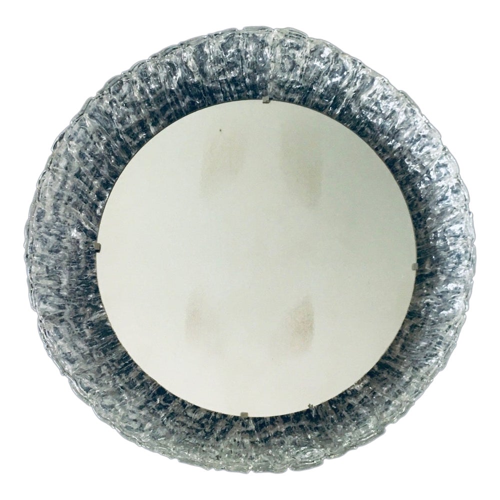 Specchio da parete retroilluminato in lucite Vintage Design/One di Hillebrand, Germania, anni '70