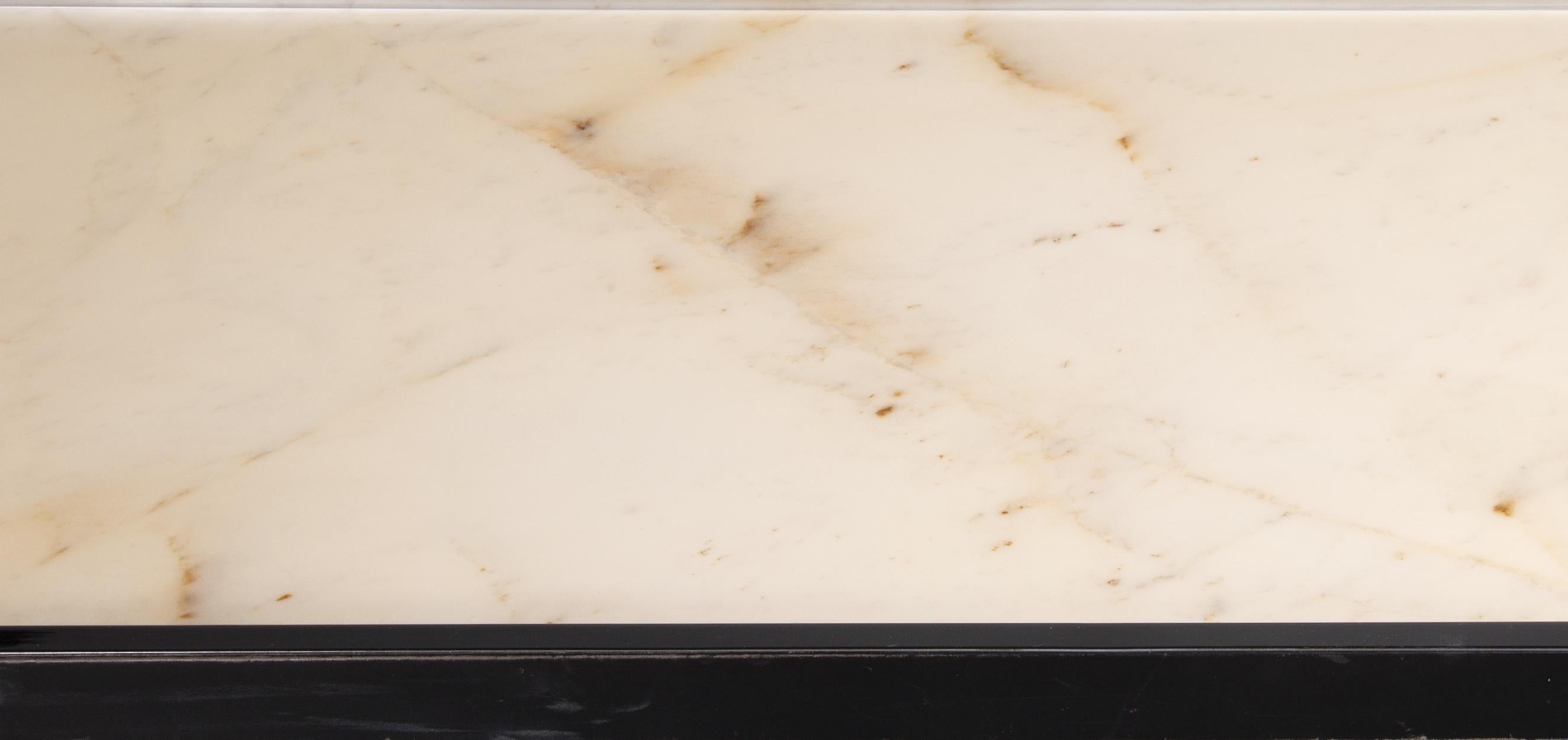 Métal Table basse en marbre au design vintage, années 1970 en vente