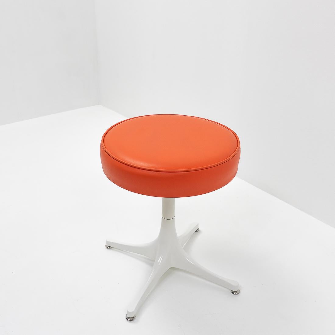 Vintage Design Nelson Swivel Pedestal Stool for Herman Miller, 1960s In Good Condition For Sale In Renens, CH