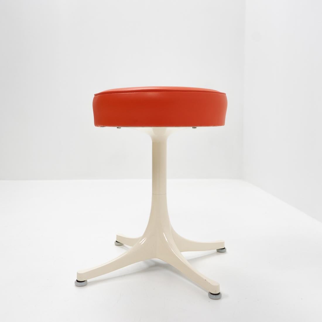 American Vintage Design Nelson Swivel Pedestal Stool for Herman Miller, 1970s For Sale