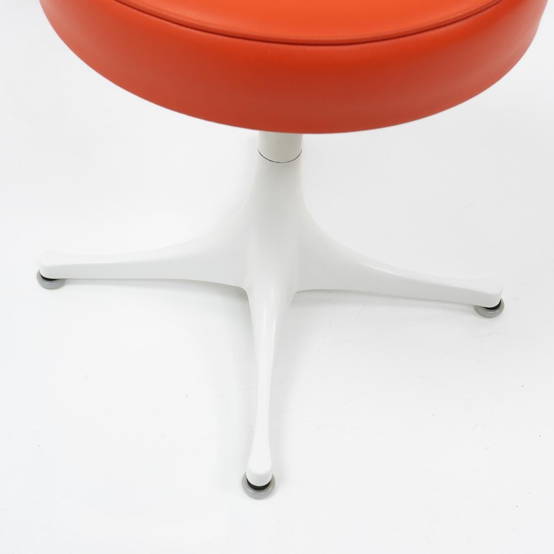 Vintage Design Nelson Swivel Pedestal Stool for Herman Miller, 1970s In Good Condition For Sale In Renens, CH