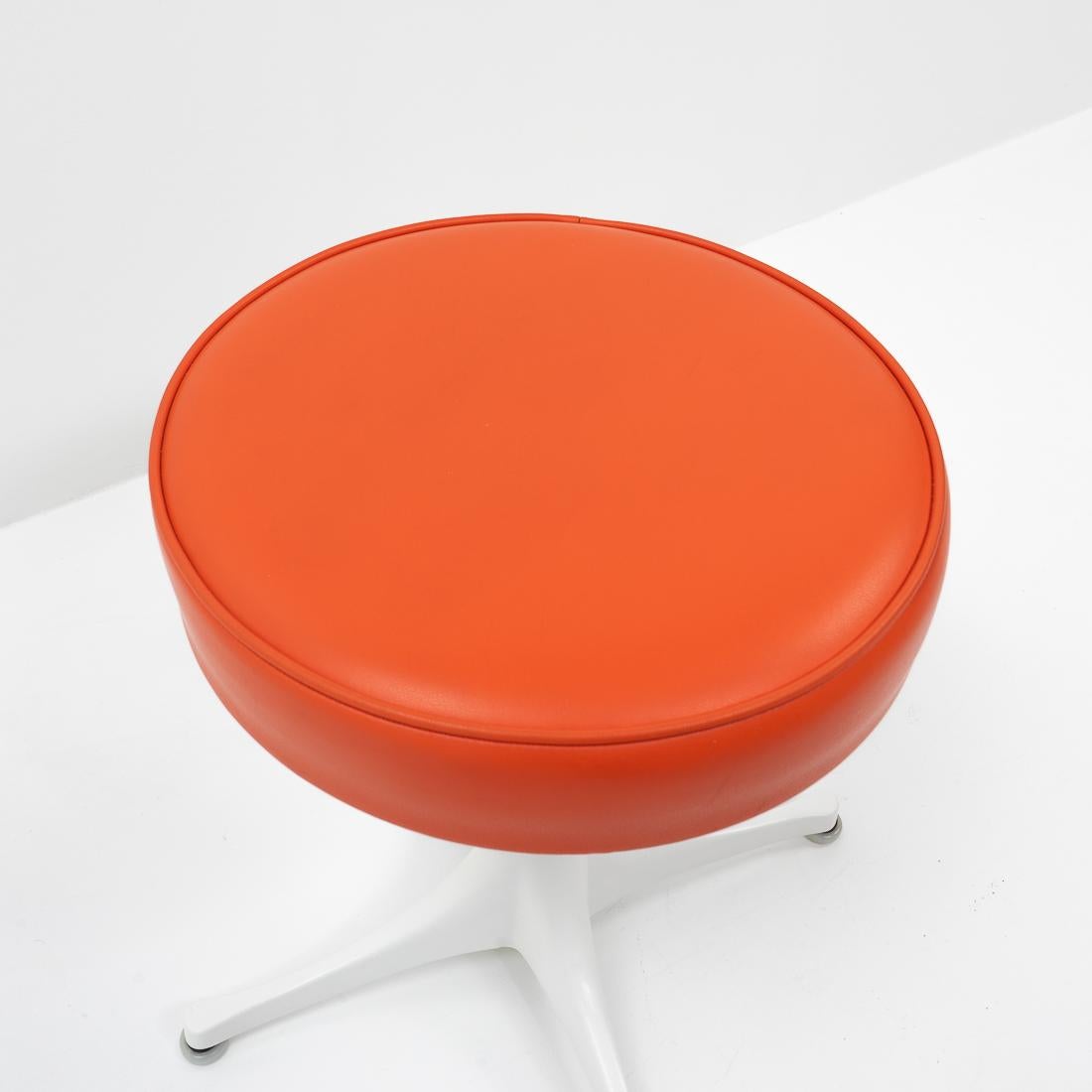 Vintage Design Nelson Swivel Pedestal Stool for Herman Miller, 1970s For Sale 2