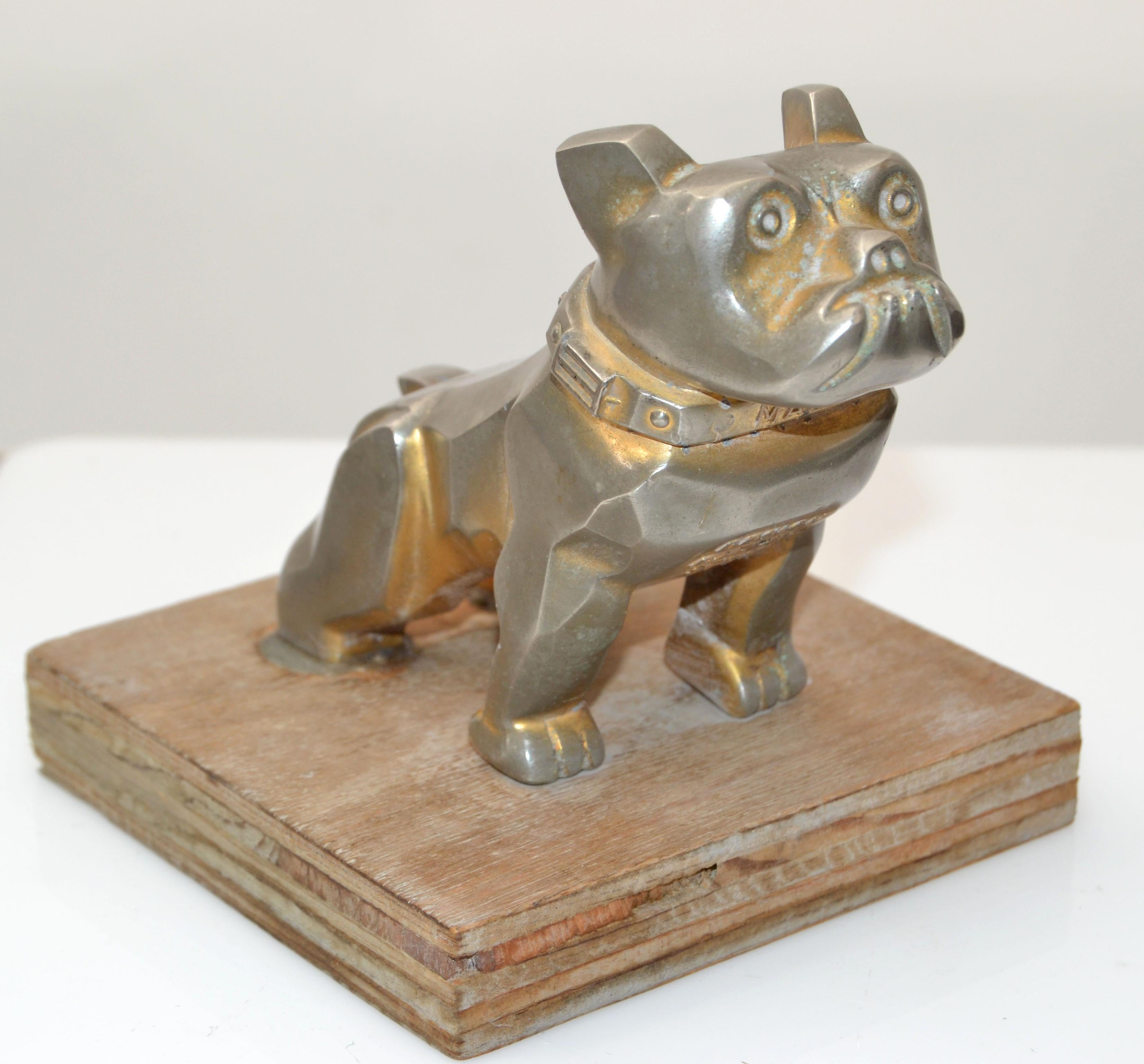 Patent Mack Trucks Bull Dog Figur, Statue, Tier-Skulptur, Vintage (Versilbert) im Angebot