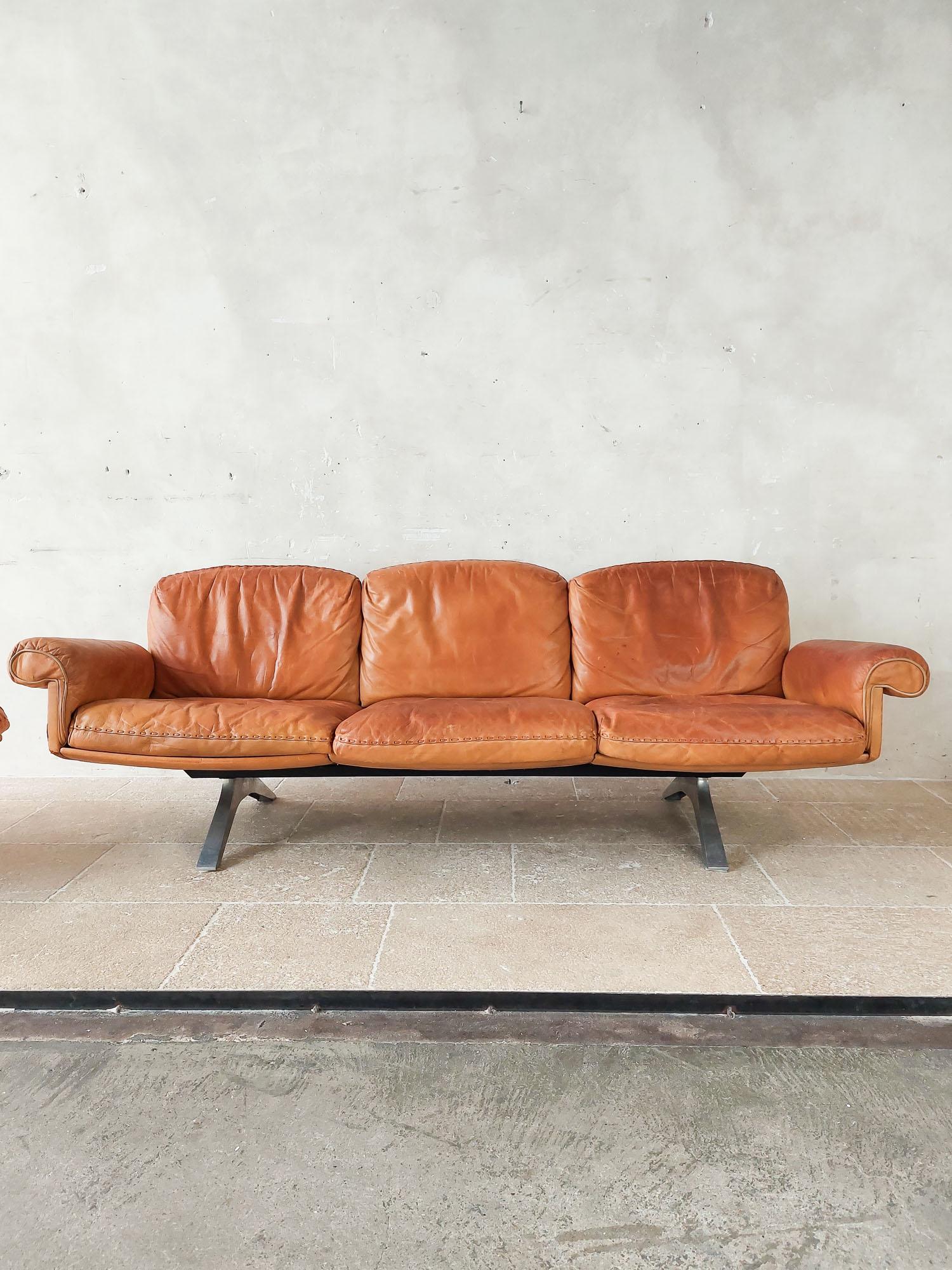 Vintage design sofa from De Sede and hocker , model DS31, in cognac leather 3