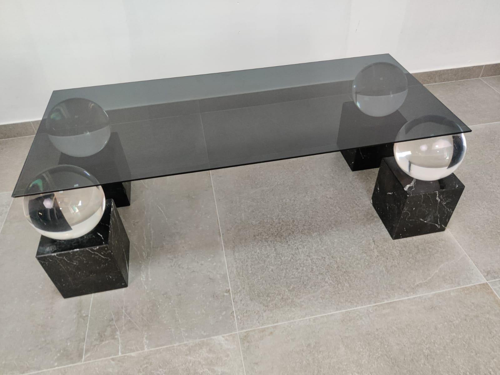 Européen Table design vintage avec sphères et marbre, 1970 en vente