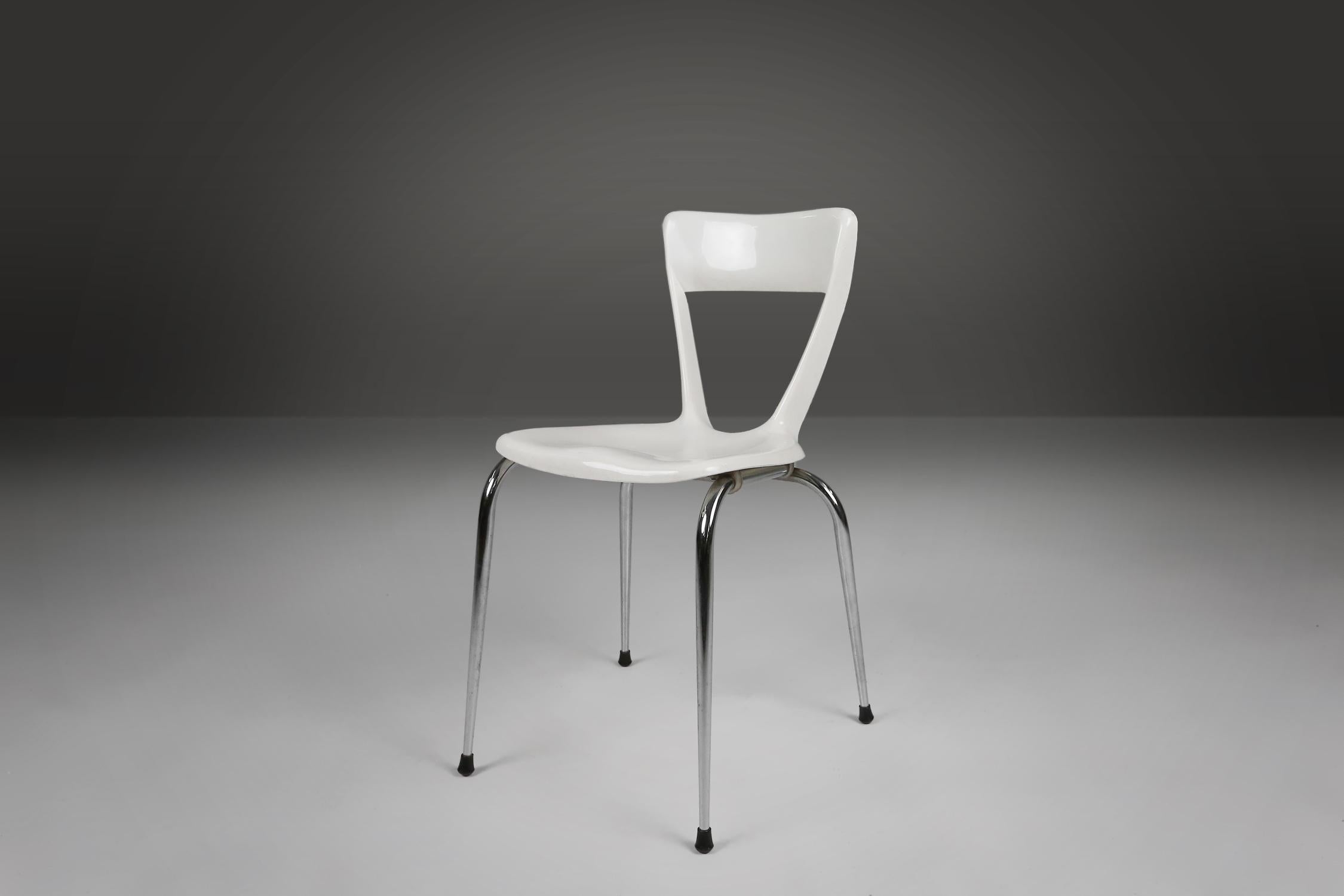 France / 1960s / Gilac No. 1183 / white dining chair / metal and plastic

Vintage sixties white Gilac dining chair, marked No. 1183, made in France. A seamlessly blend of style and durability and a nice chair to mix and match with other vintage