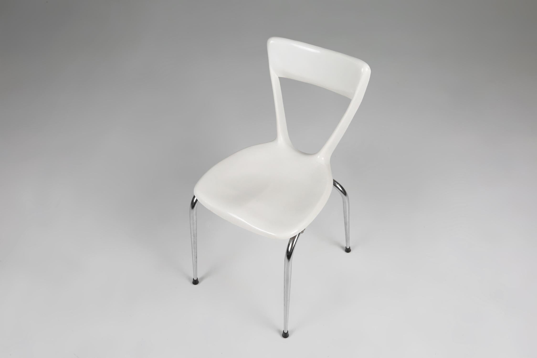 Vintage design white Gilac dining chair No. 1183, France, 1960s For Sale 2