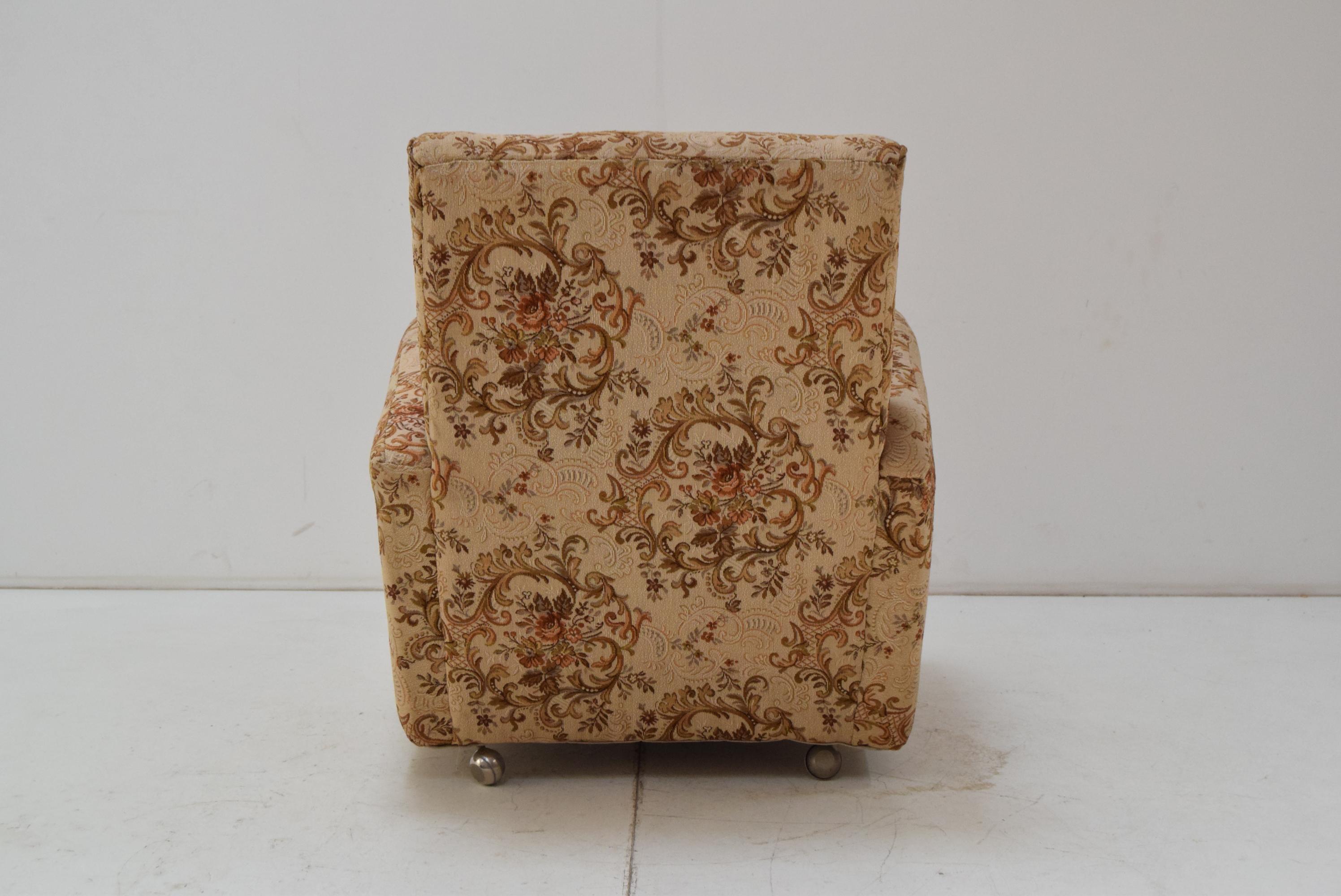 Vintage-Sessel mit Rädern, Tschechoslowakei, 1950er Jahre. im Angebot 3