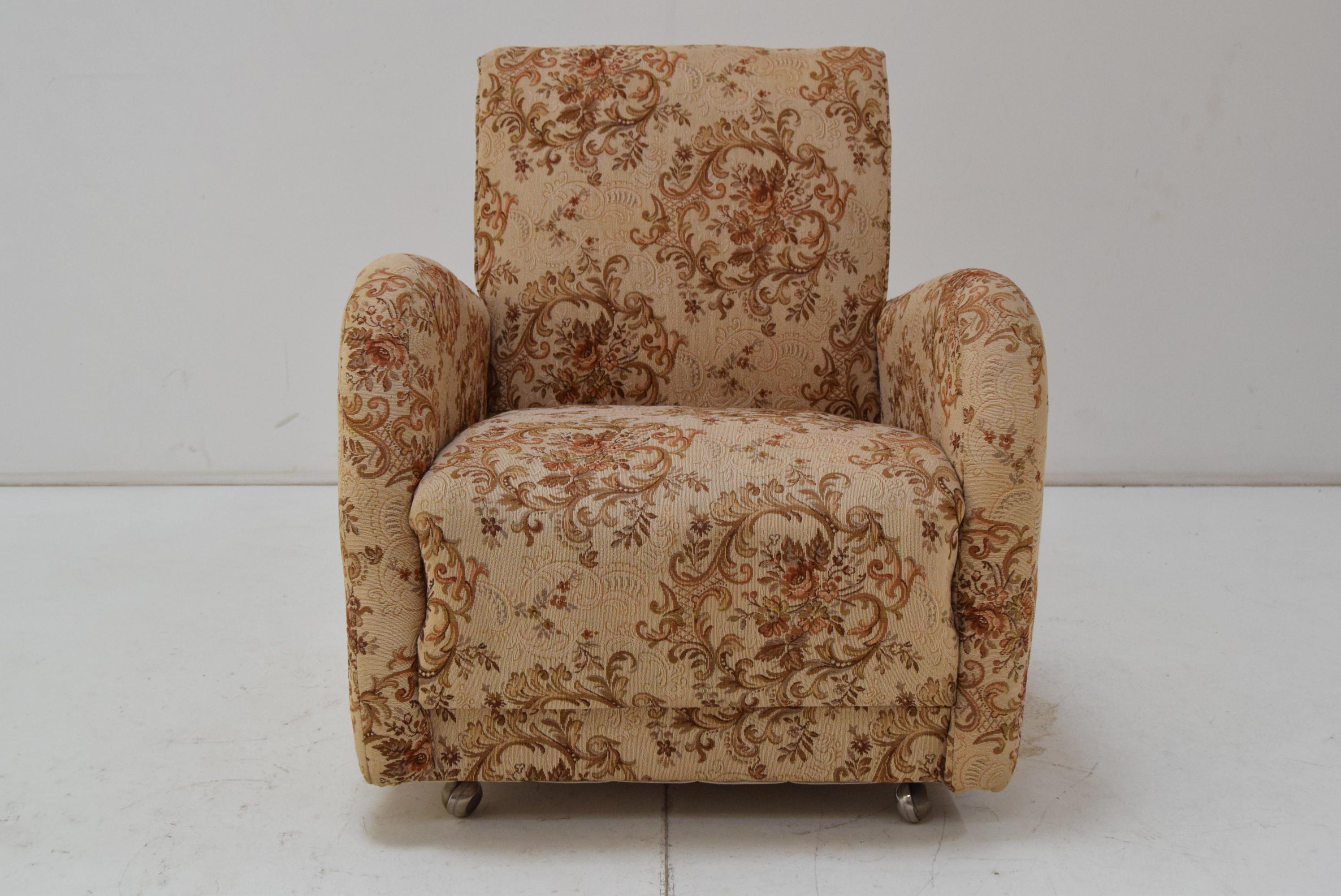 Vintage-Sessel mit Rädern, Tschechoslowakei, 1950er Jahre. (Tschechisch) im Angebot