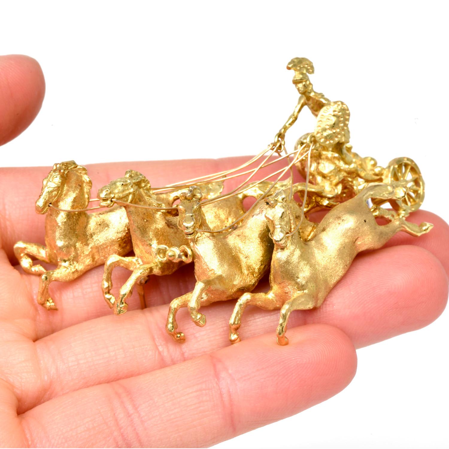 Vintage Designer 18K Yellow Gold Roman Horses Chariot Brooch Pin In Excellent Condition In Miami, FL