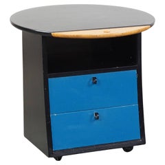 Vintage designer (bedside) table by Umberto Asnago for Giorgetti on wheels